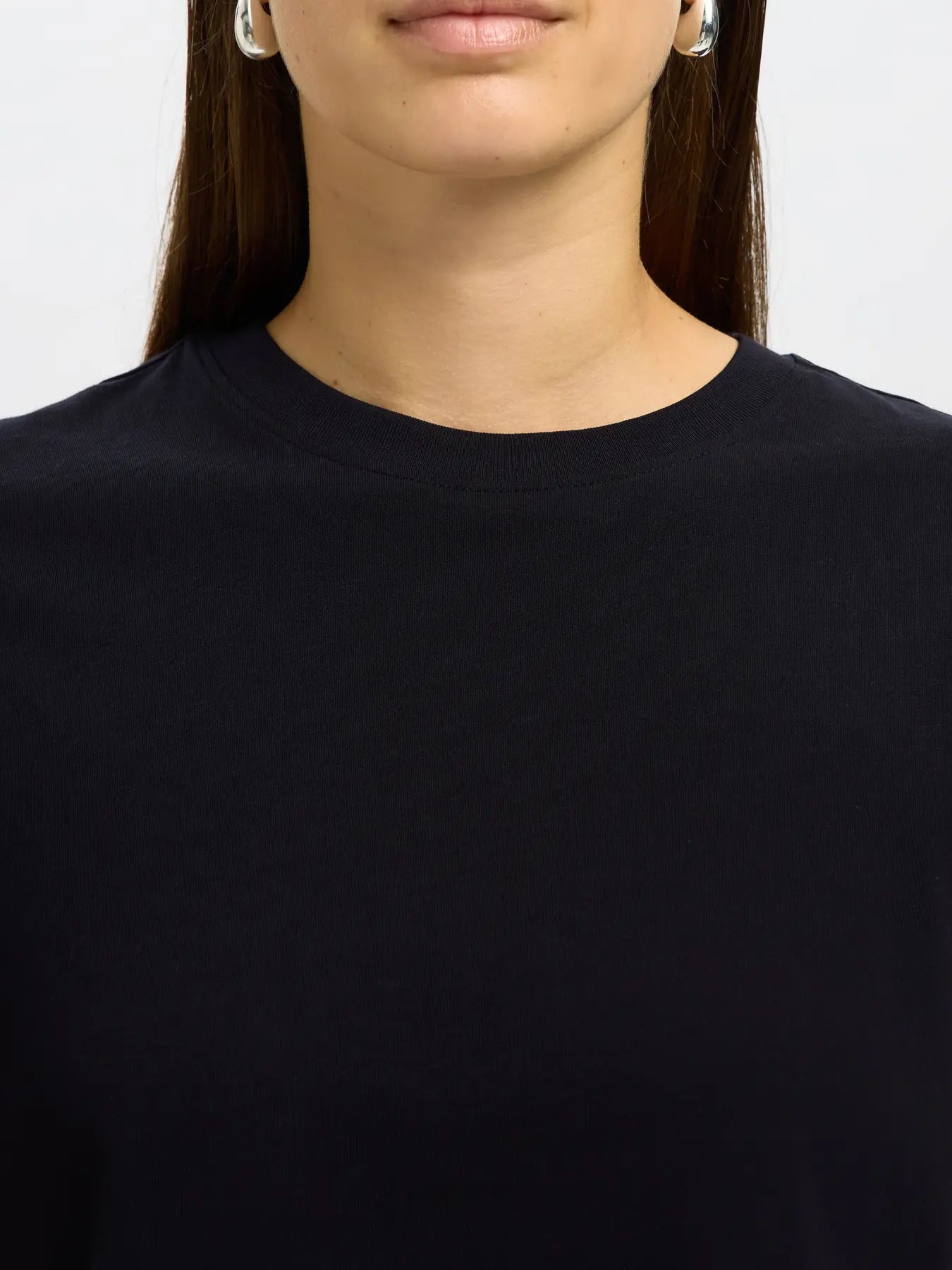 selected-femme-t-paita-slfmyessential-ss-o-neck-tee-black-4
