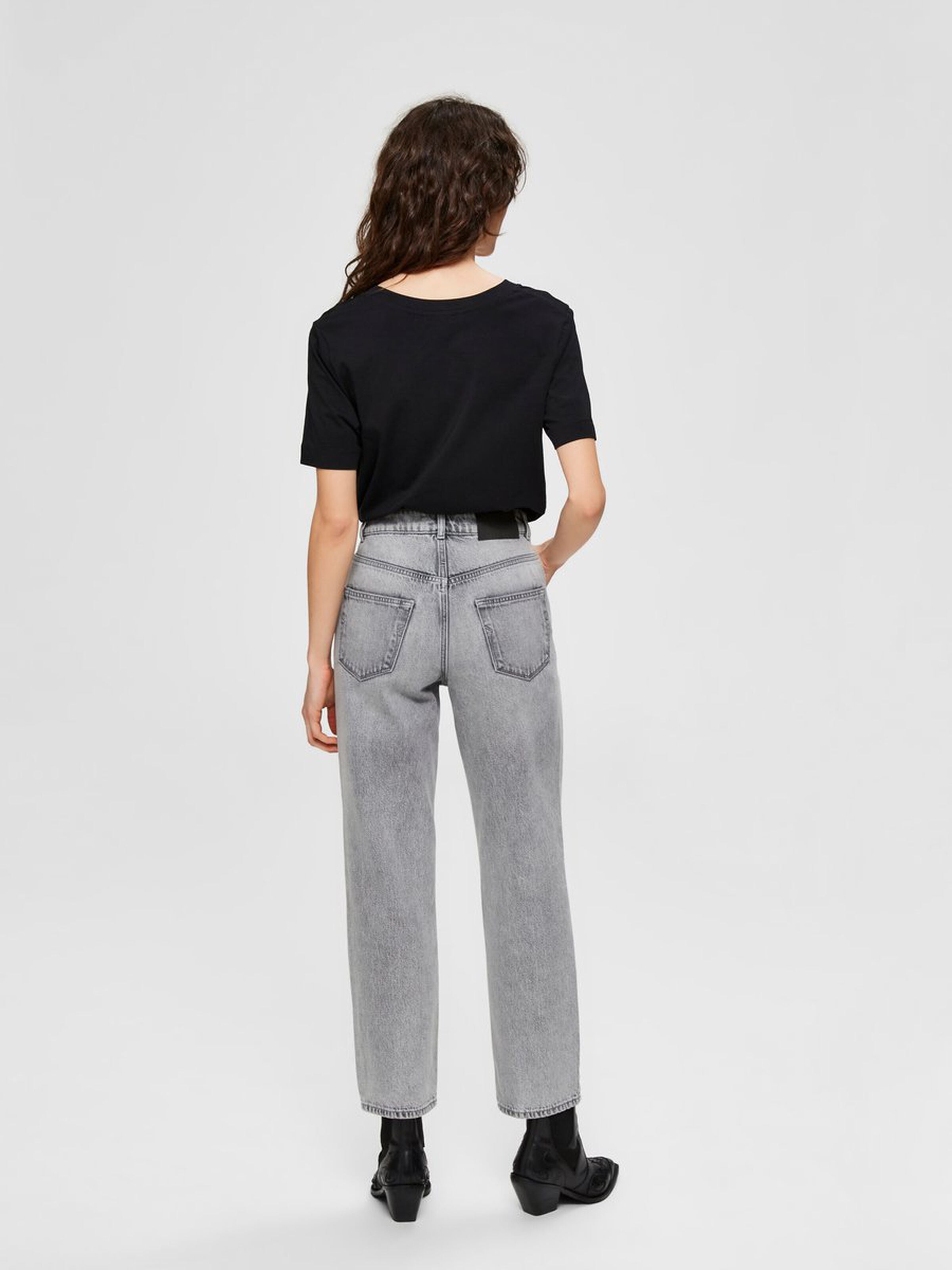 selected-femme-t-paita-slfstandard-ss-v-neck-tee-musta-2