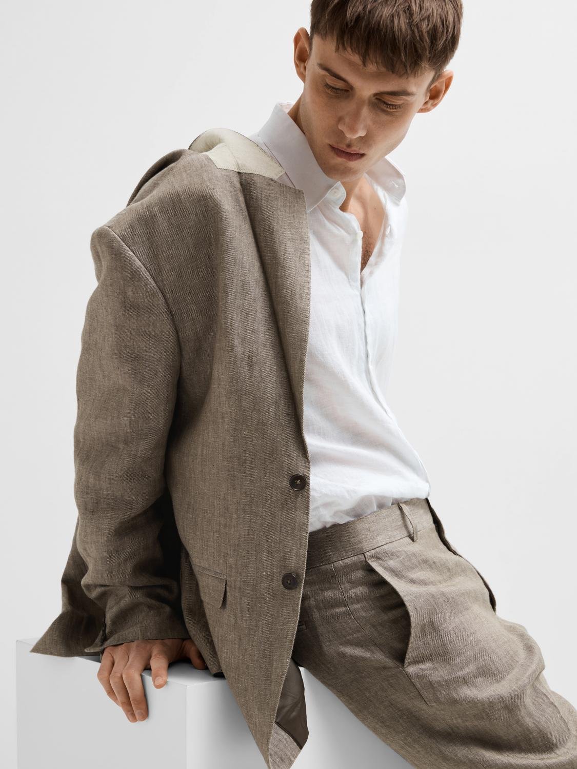selected-miesten-bleiseri-regular-will-linen-blz-nos-keskiruskea-4