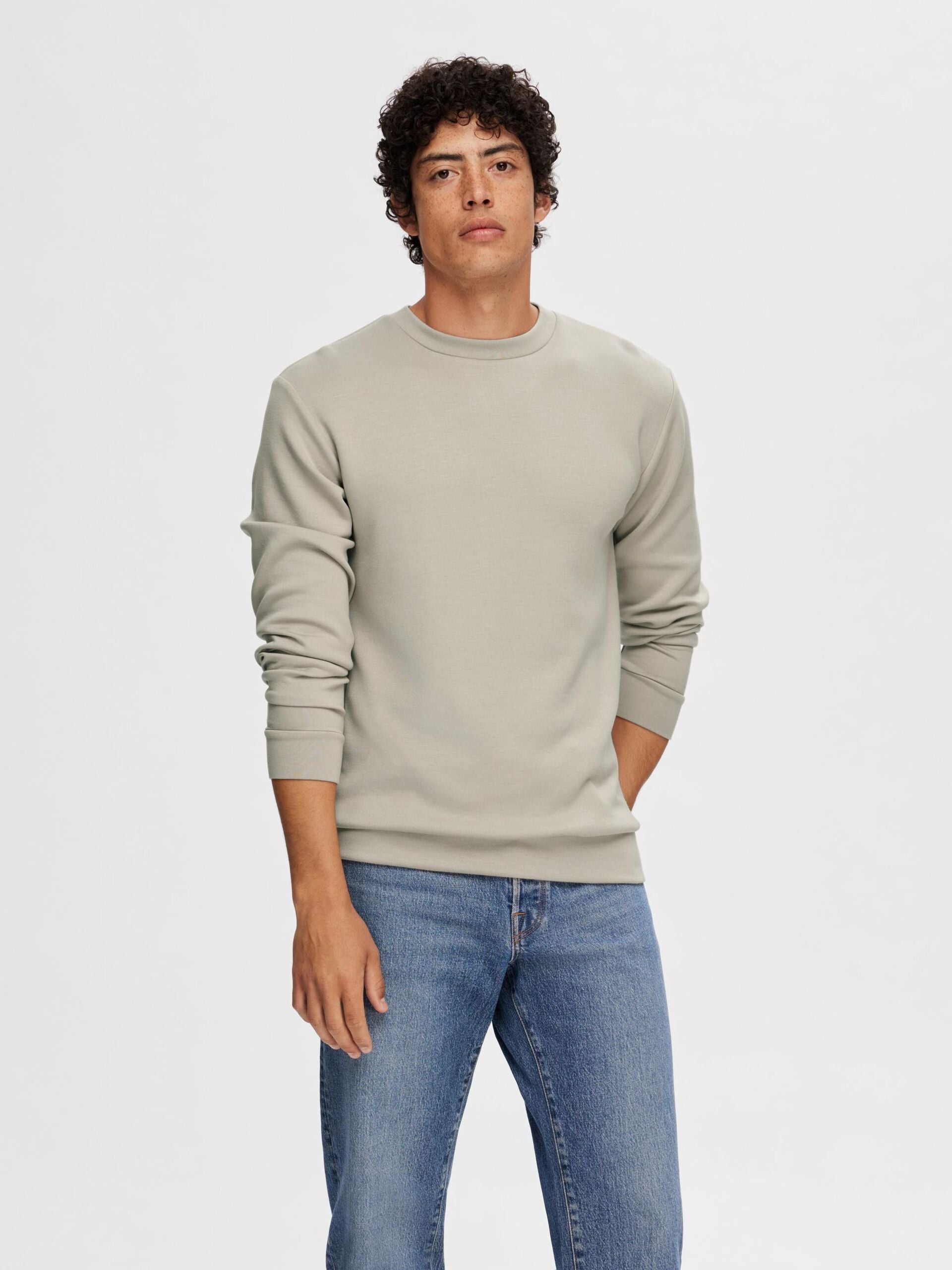 selected-miesten-college-manuel-soft-crew-neck-beige-1