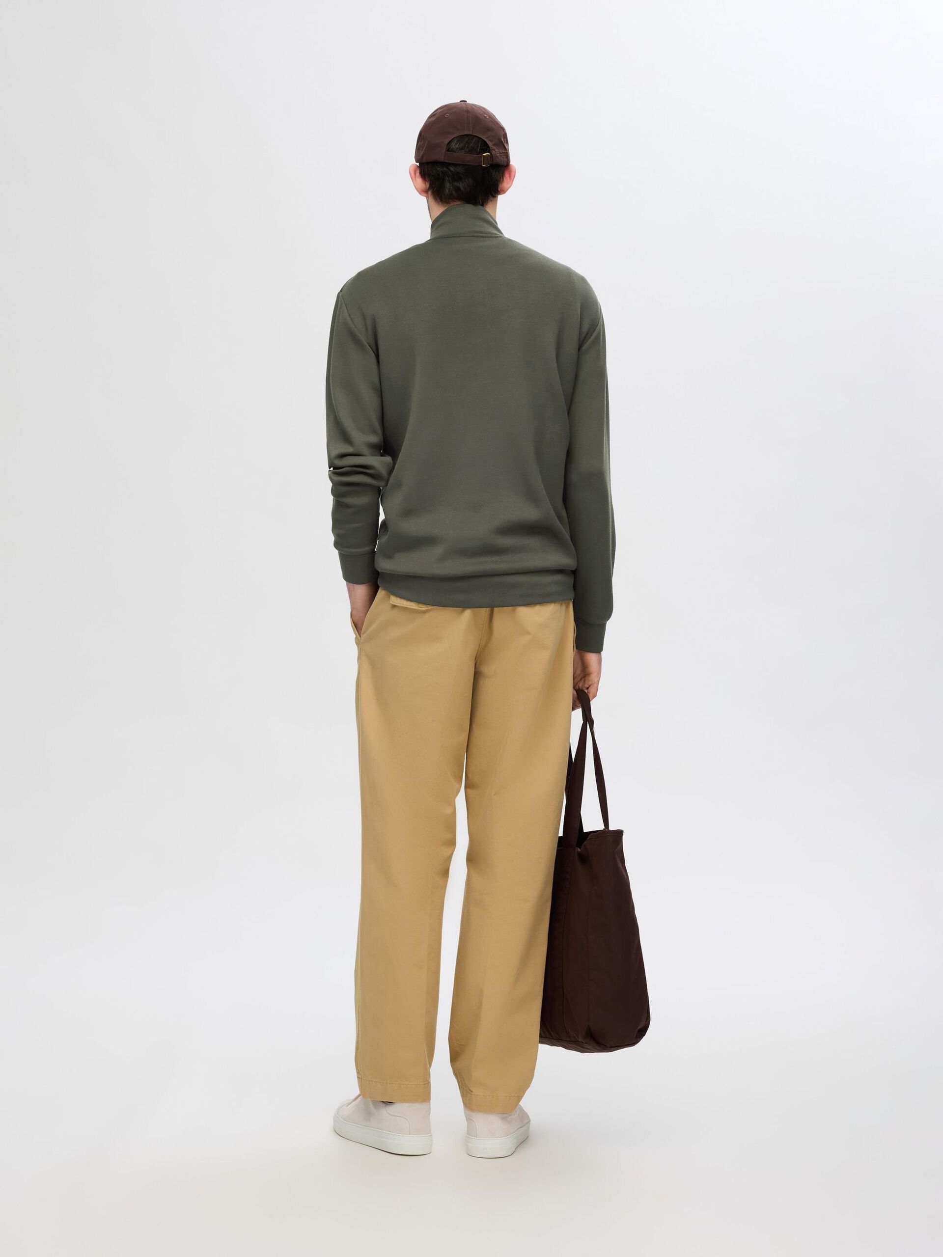 selected-miesten-collegepusero-manuel-soft-zip-high-new-sweat-armeijanvihrea-2