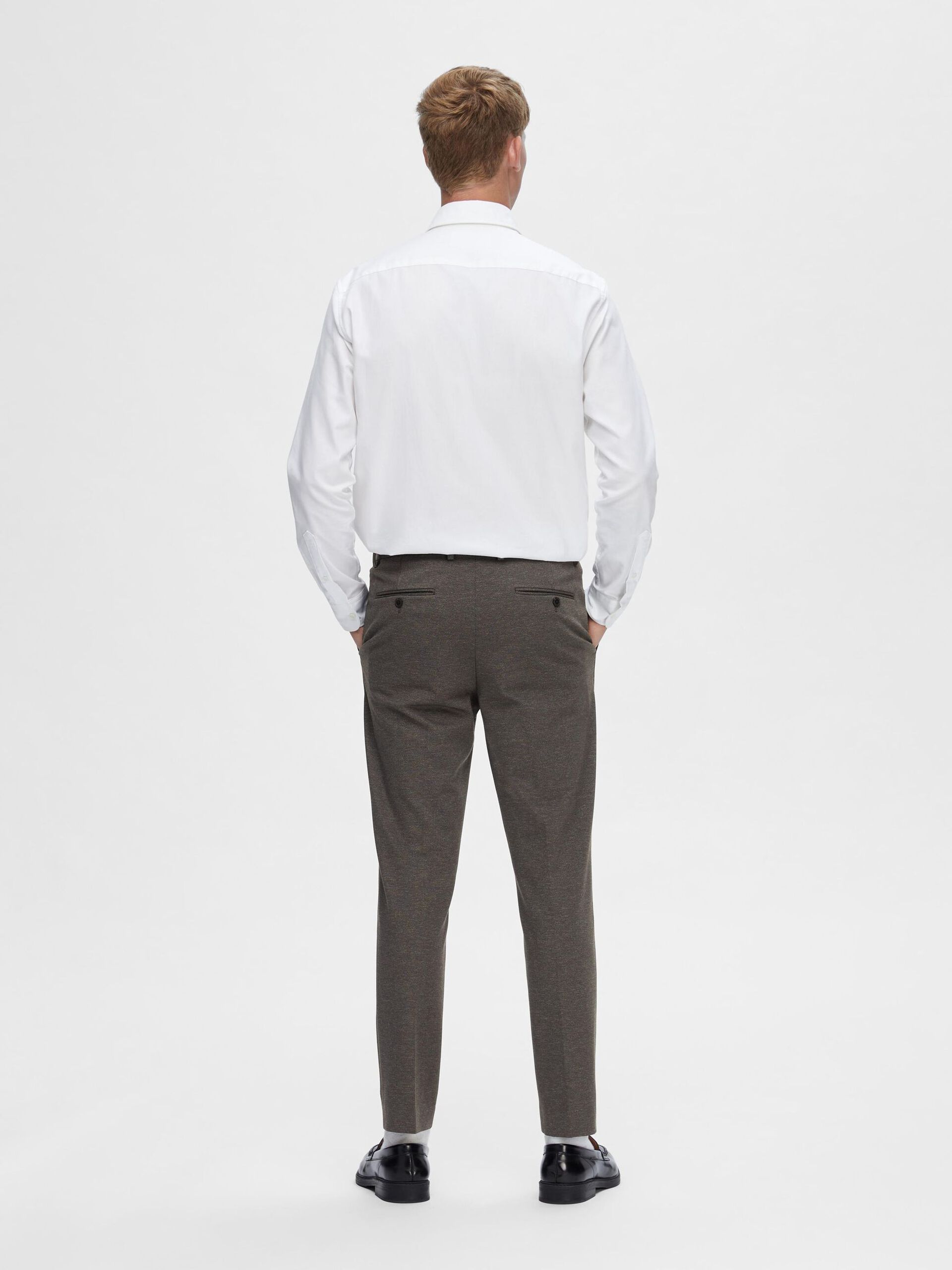 selected-miesten-housut-slim-aitor-trouser-nos-ruskea-kuosi-2