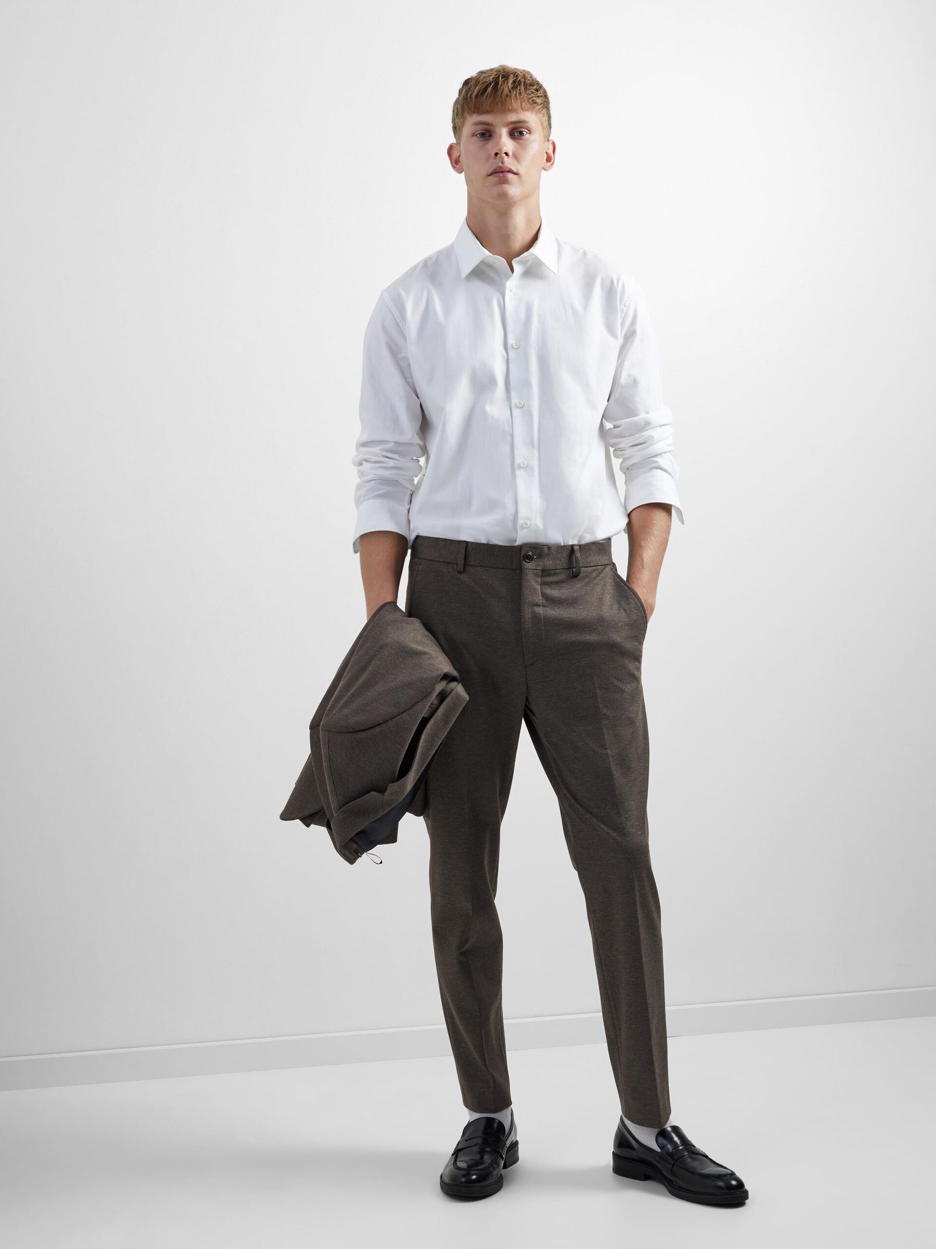 selected-miesten-housut-slim-aitor-trouser-nos-ruskea-kuosi-4