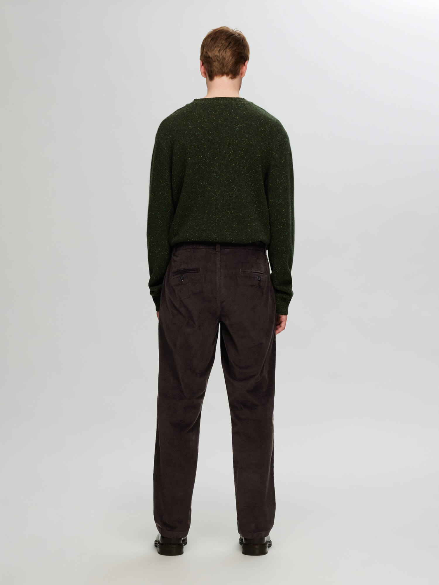selected-miesten-housut-straight-miles-cord-pant-nos-tummanruskea-2