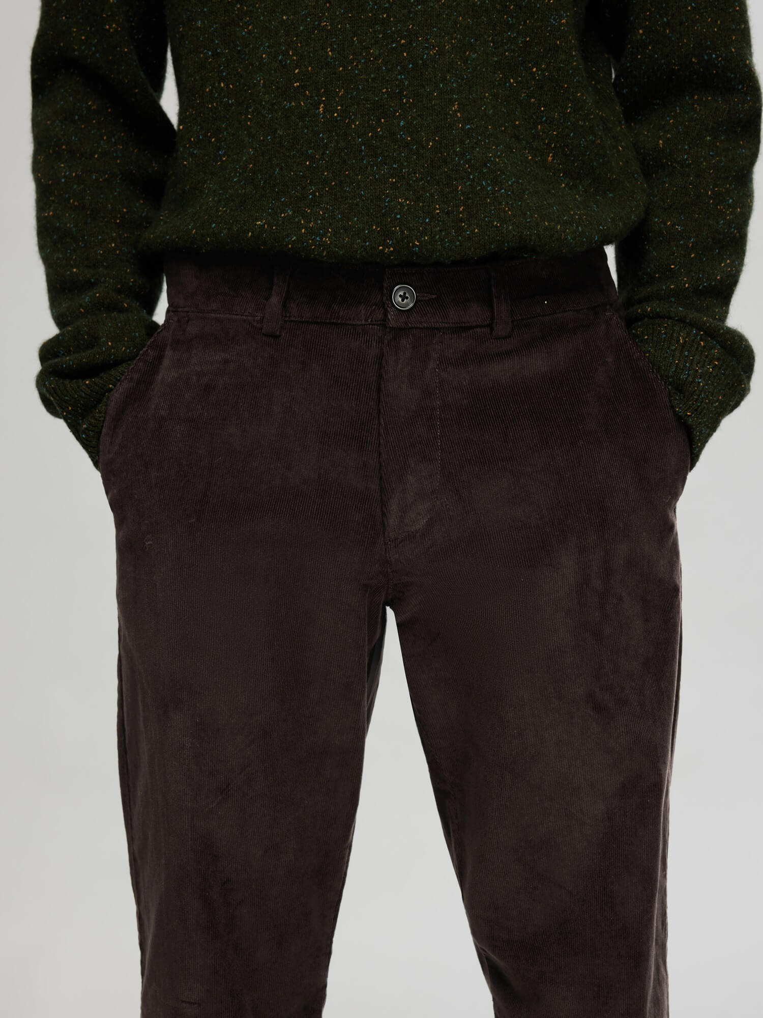 selected-miesten-housut-straight-miles-cord-pant-nos-tummanruskea-4
