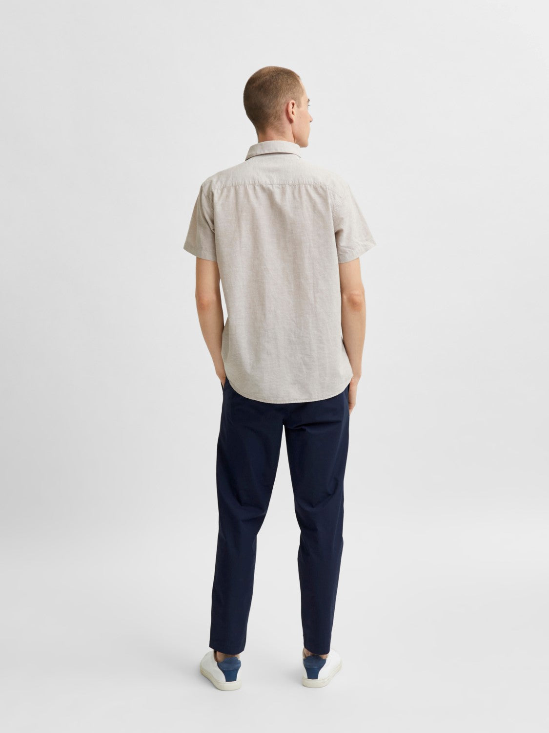selected-miesten-kauluspaita-new-linen-shirt-hiekka-2