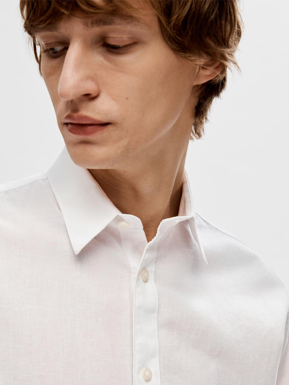 selected-miesten-kauluspaita-new-linen-shirt-ss-nos-valkoinen-4