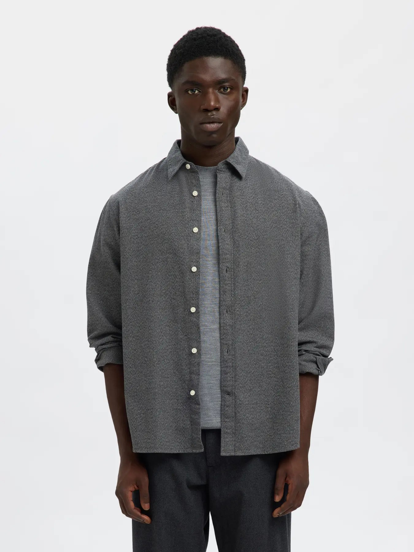 selected-miesten-kauluspaita-reg-noah-brushed-twist-shirt-gray-flannel-twisted-blac-1