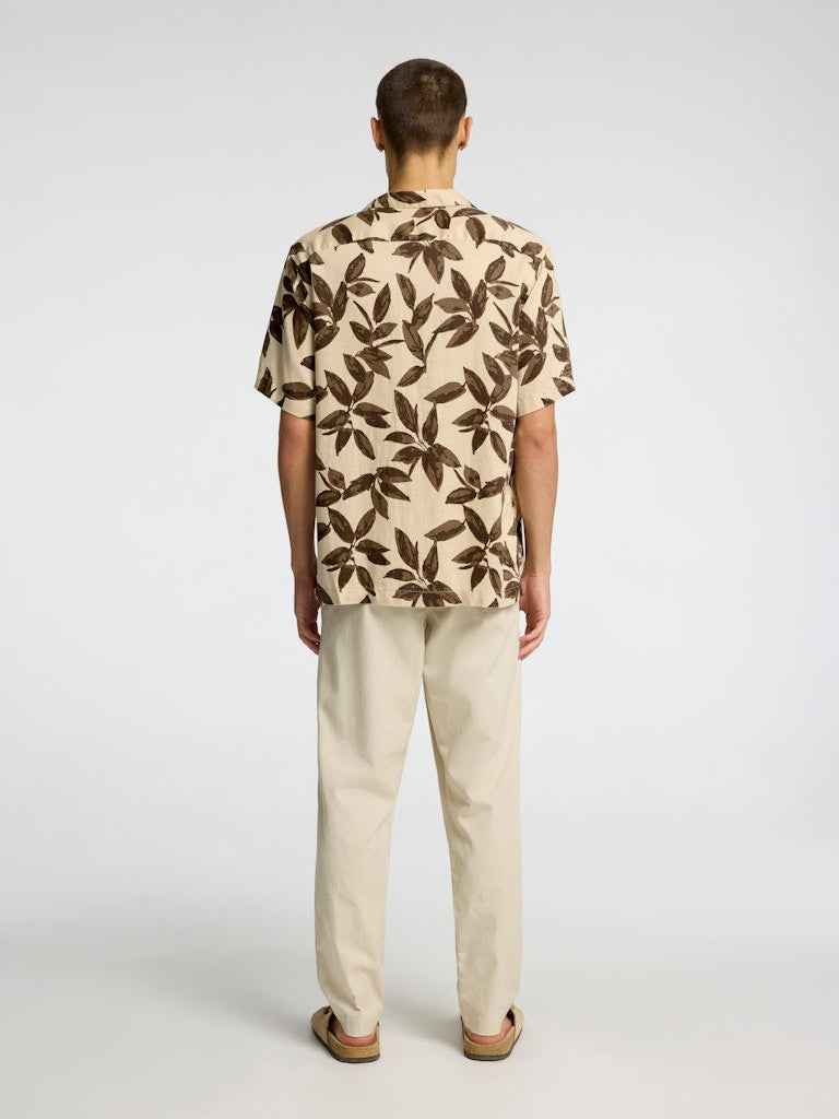 selected-miesten-kauluspaita-regnoa-ss-resort-ruskea-kuosi-2
