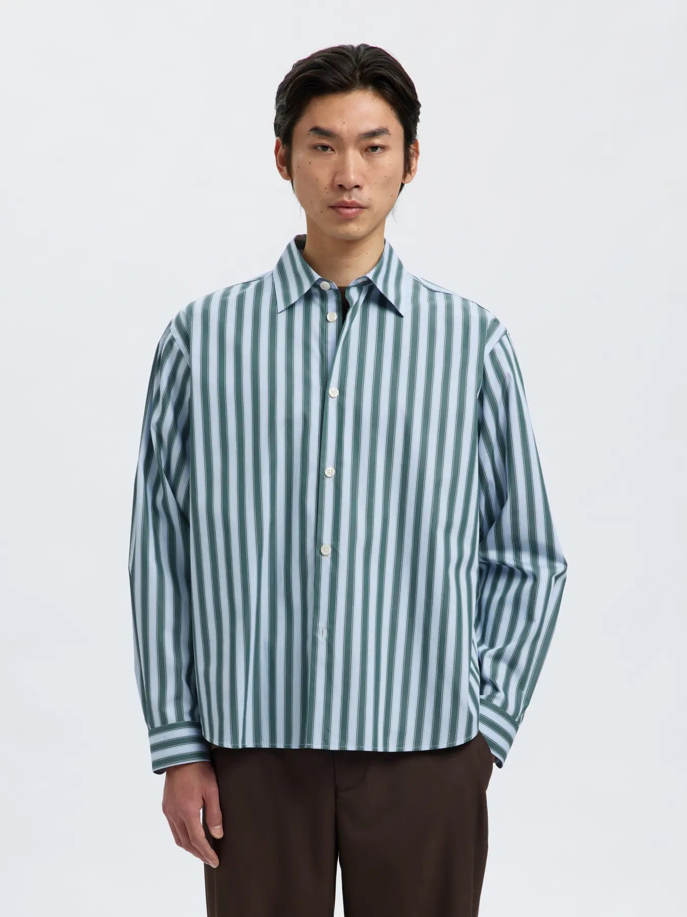 selected-miesten-kauluspaita-slhrlxhenric-stripe-ls-shirt-dark-green-multi-stripes-1