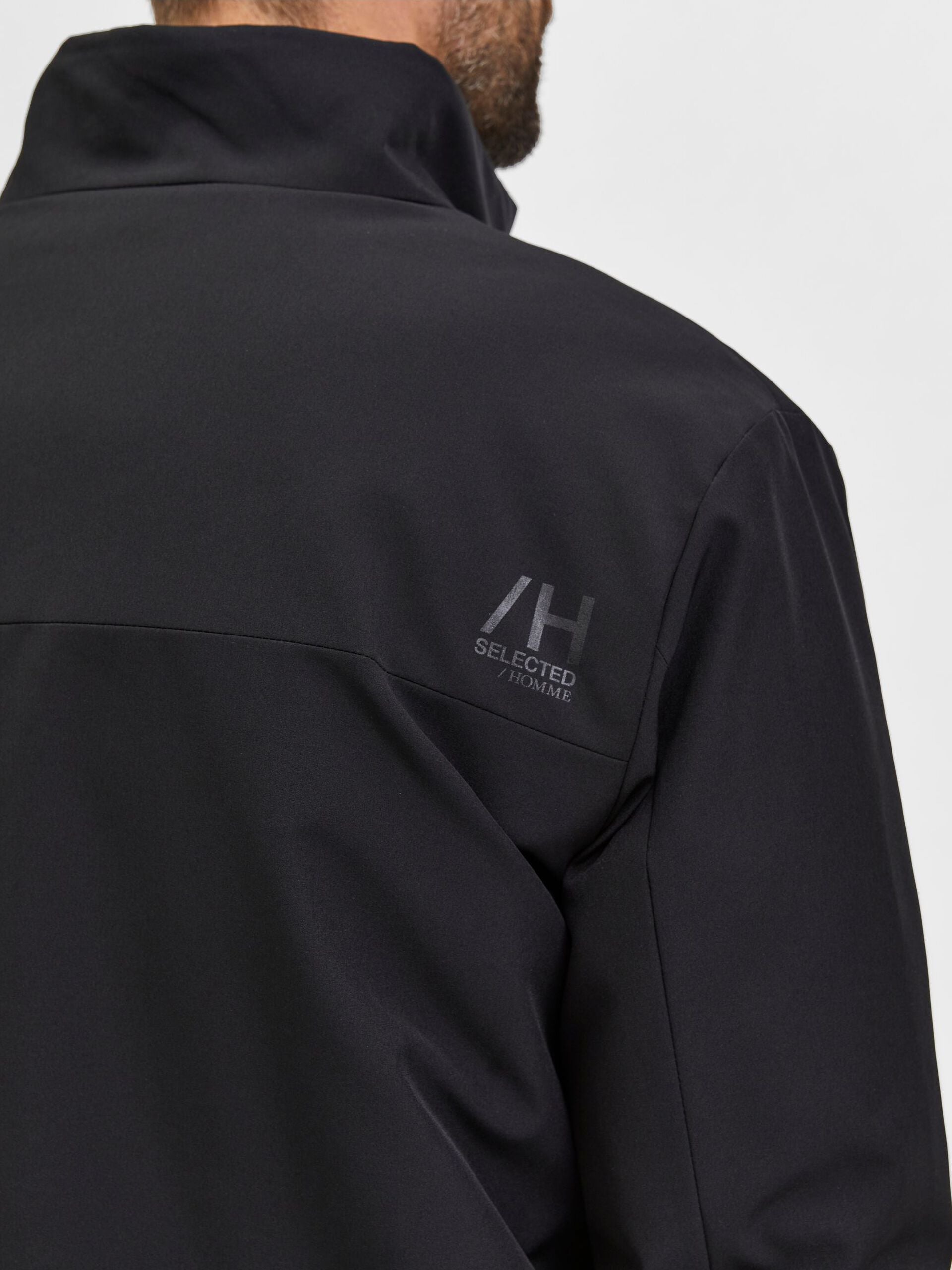 selected-miesten-lyhyt-talvitakki-peel-coat-nos-musta-5