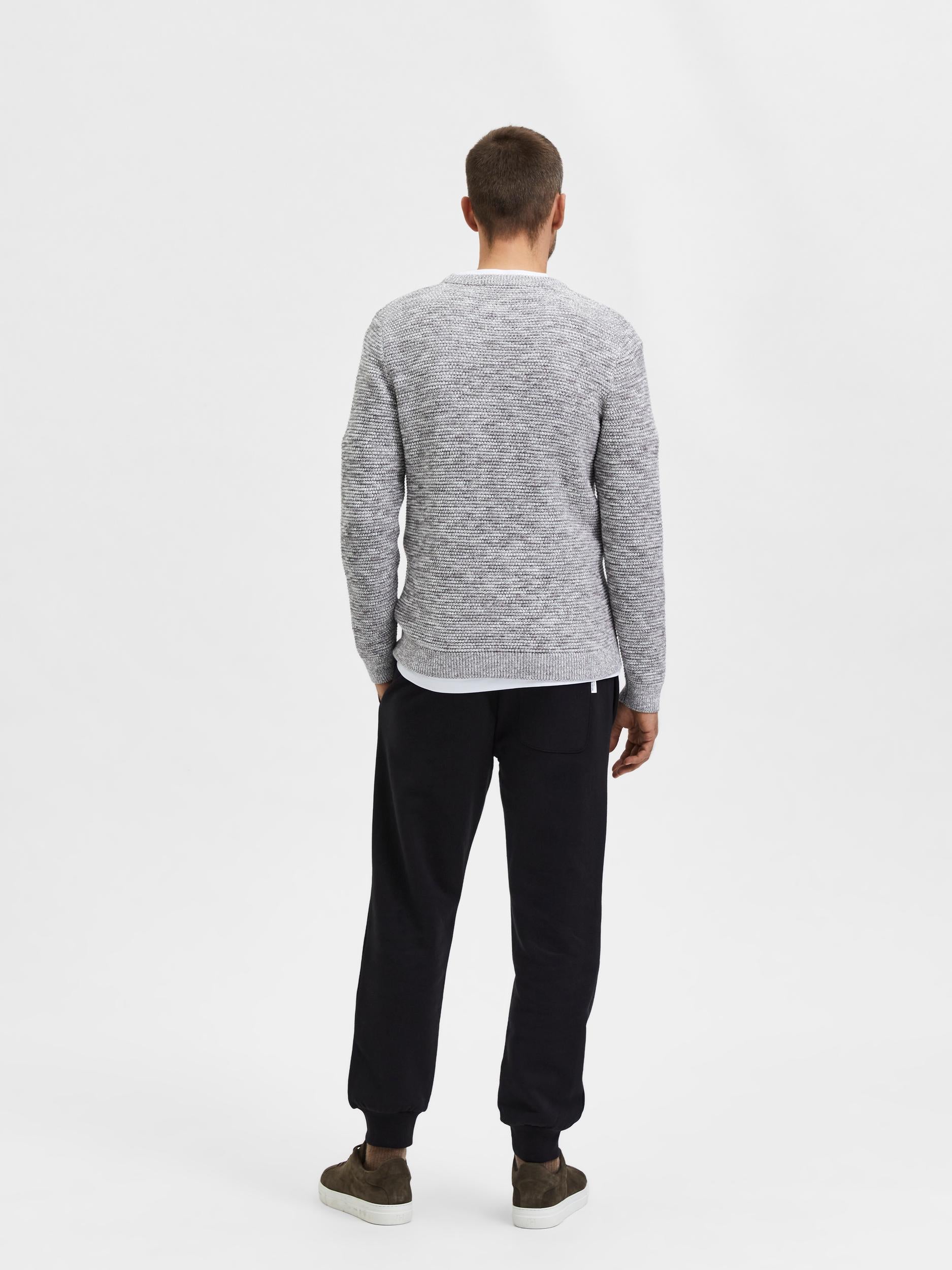 selected-miesten-neule-vince-bubble-crew-vaaleanharmaa-2