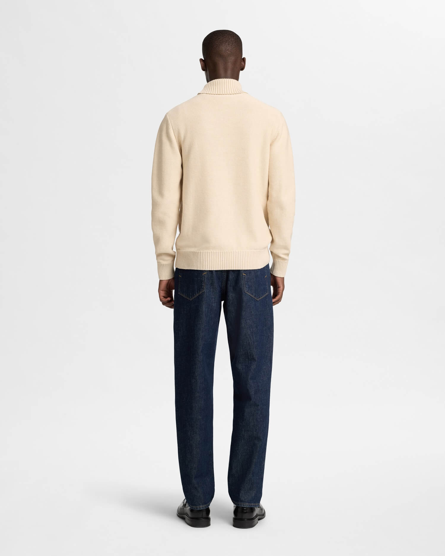 selected-miesten-neulepusero-axel-ls-roll-neck-nos-luonnonvalkoinen-2