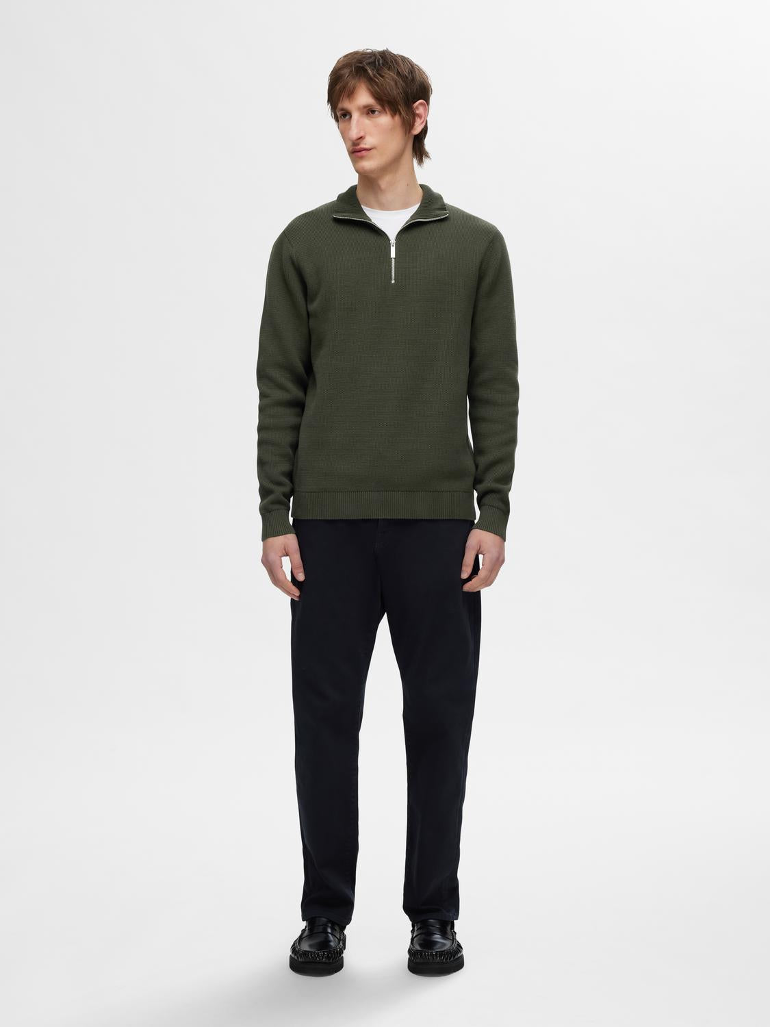 selected-miesten-neulepusero-dane-ls-knit-structure-half-zip-armeijanvihrea-4