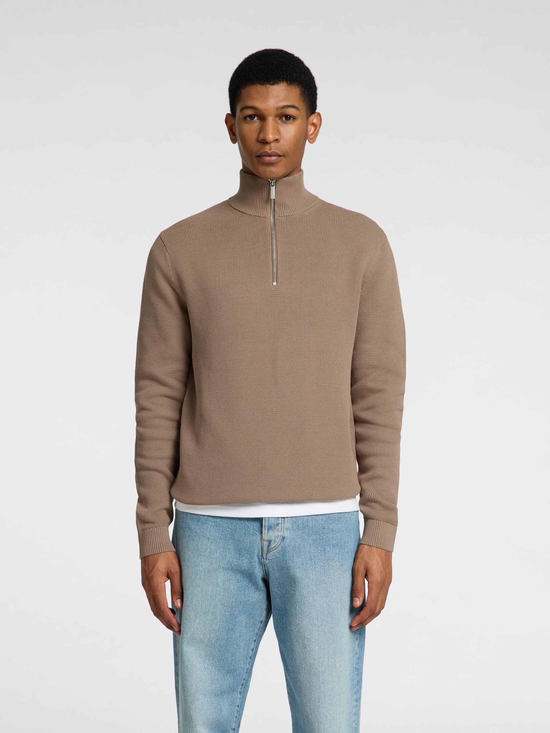 selected-miesten-neulepusero-dane-ls-knit-structure-half-zip-beige-1