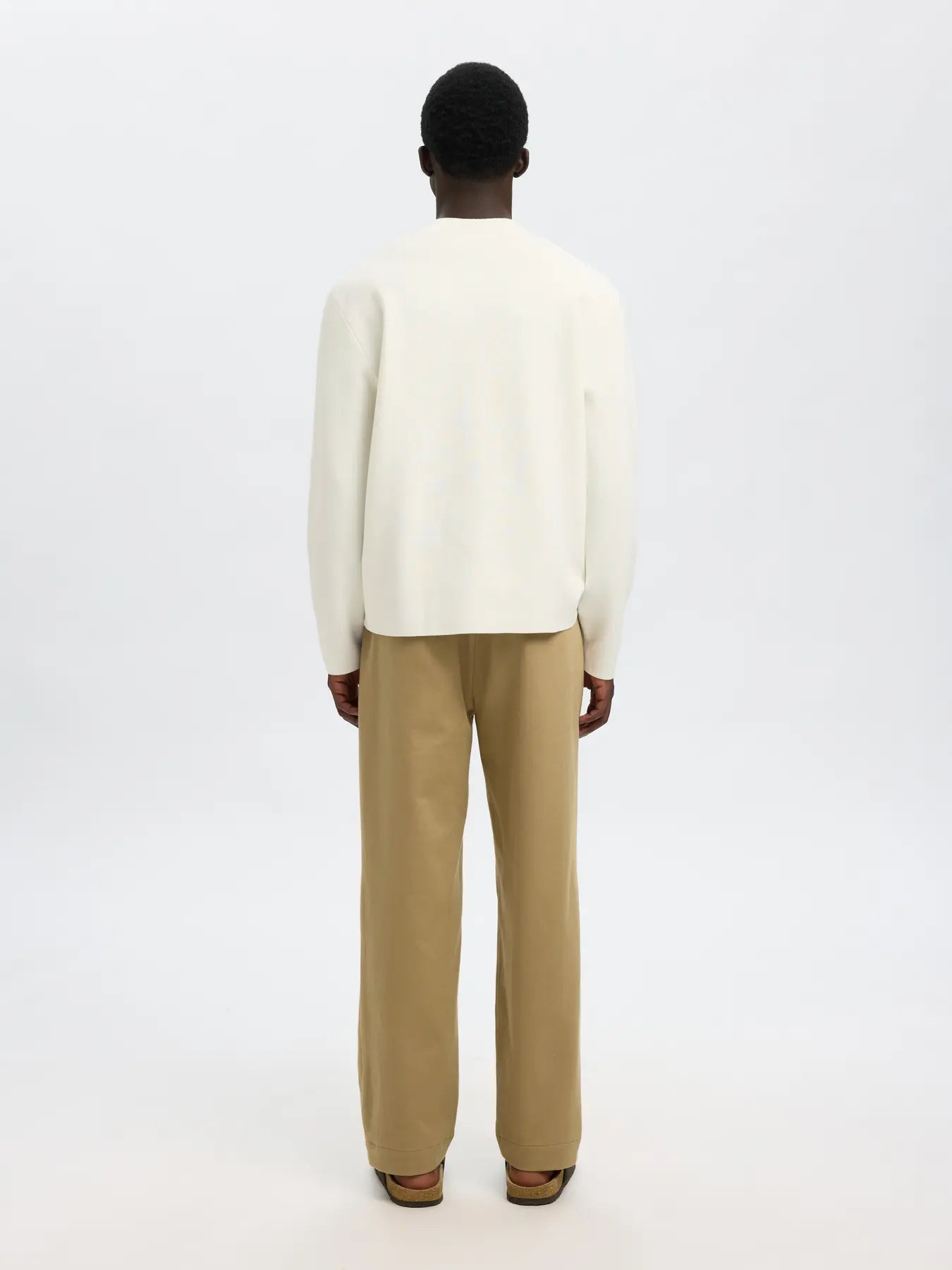 selected-miesten-neulepusero-mike-ls-knit-relaxed-mock-neck-egret-2