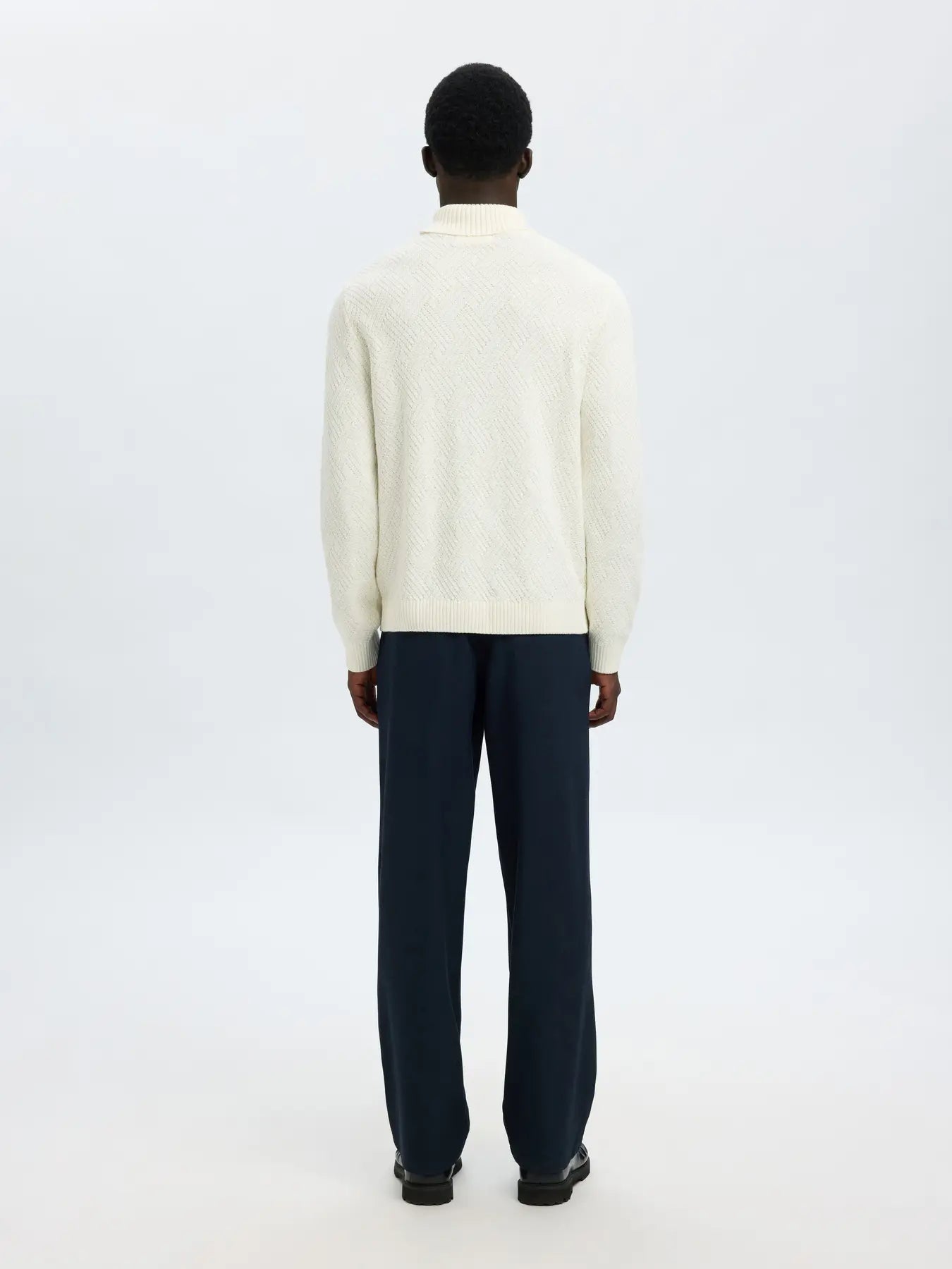 selected-miesten-neulepusero-trevor-ls-knit-structure-roll-neck-egret-2