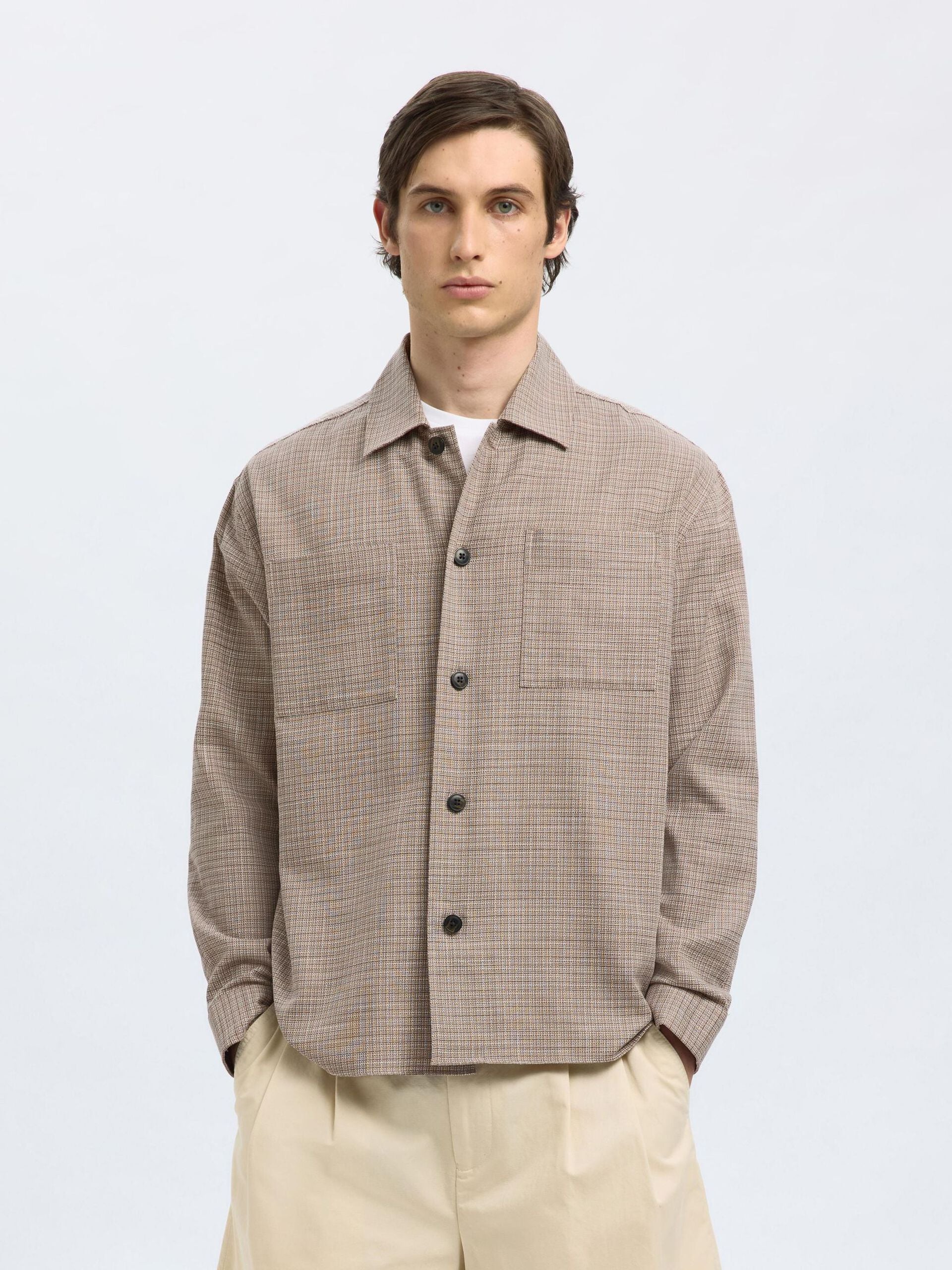 selected-miesten-paitatakki-relax-henry-overshirt-ruskea-kuosi-1
