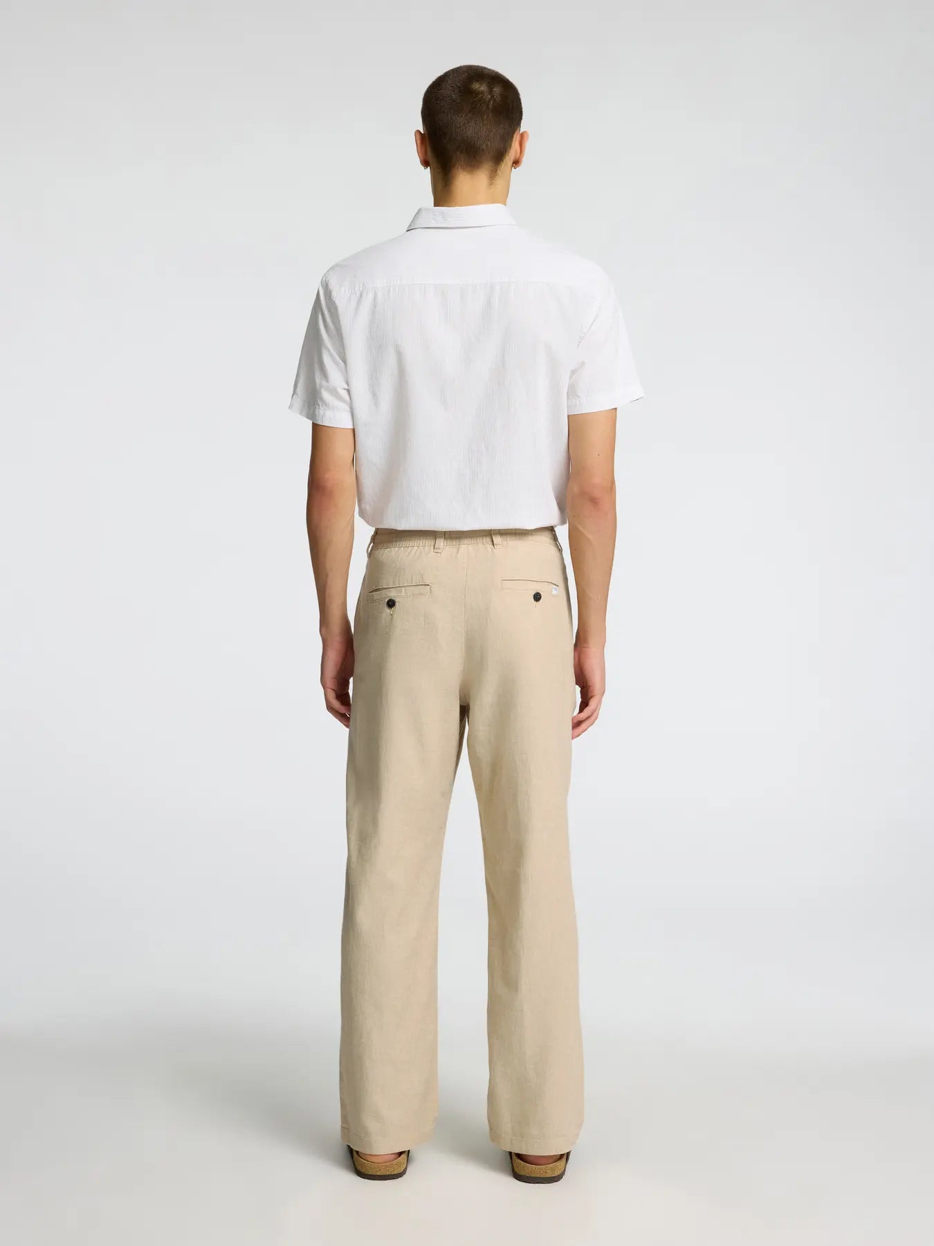 selected-miesten-pellavasekoitehousut-k-loose-brody-linen-pant-beige-2