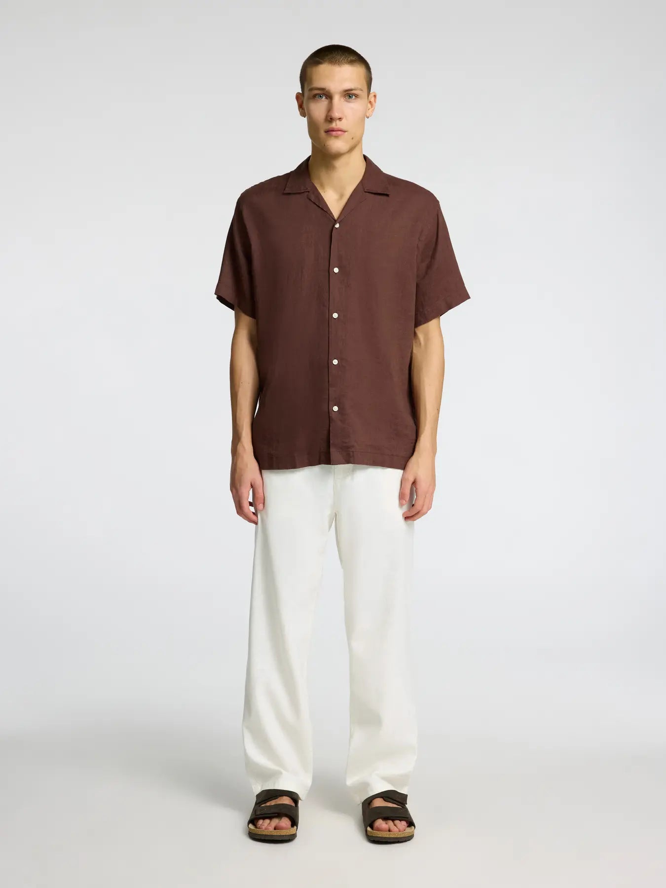 selected-miesten-pellavasekoitehousut-k-loose-brody-linen-pant-valkoinen-1