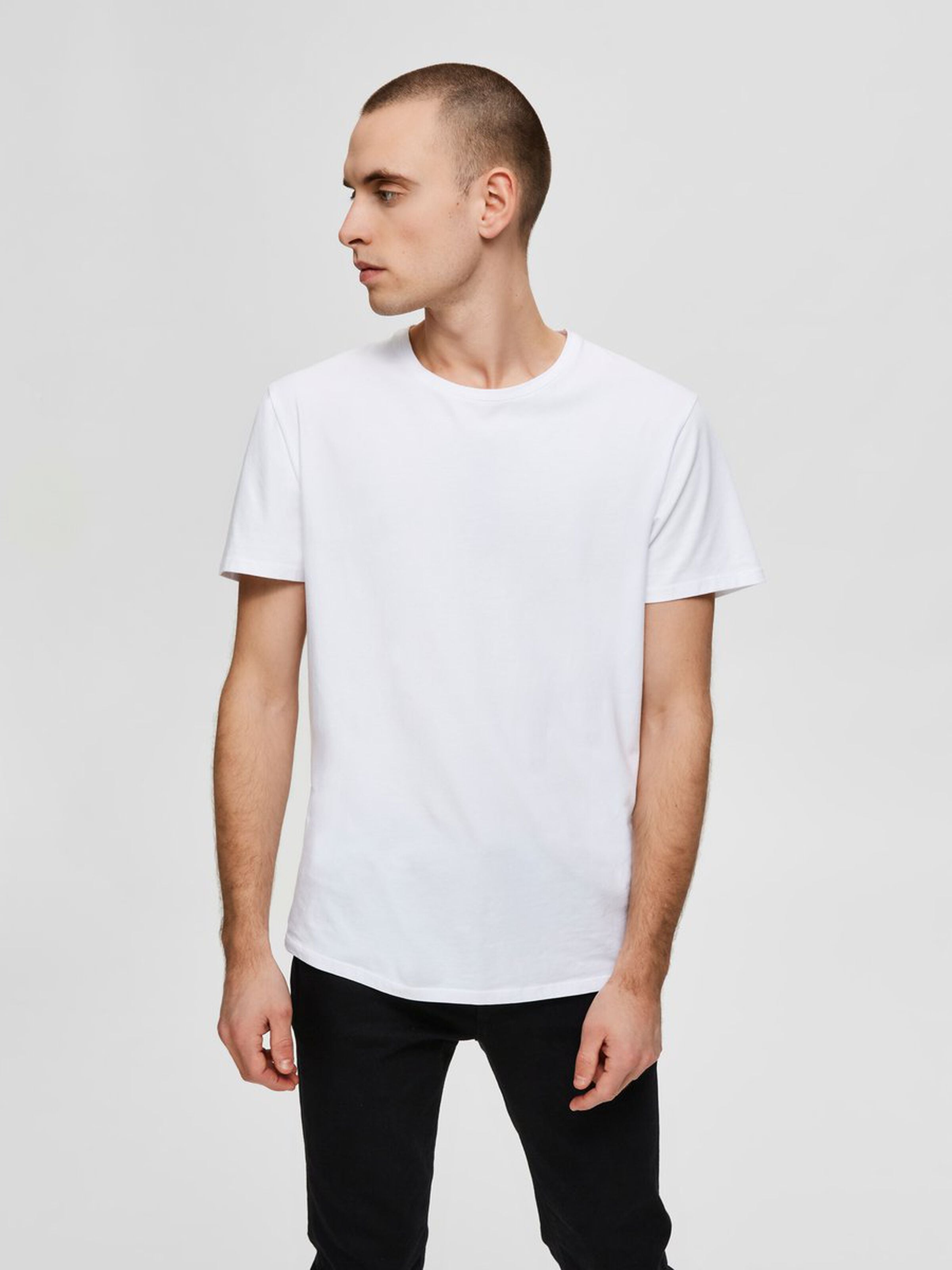selected-miesten-t-paita-new-pima-ss-o-neck-valkoinen-1