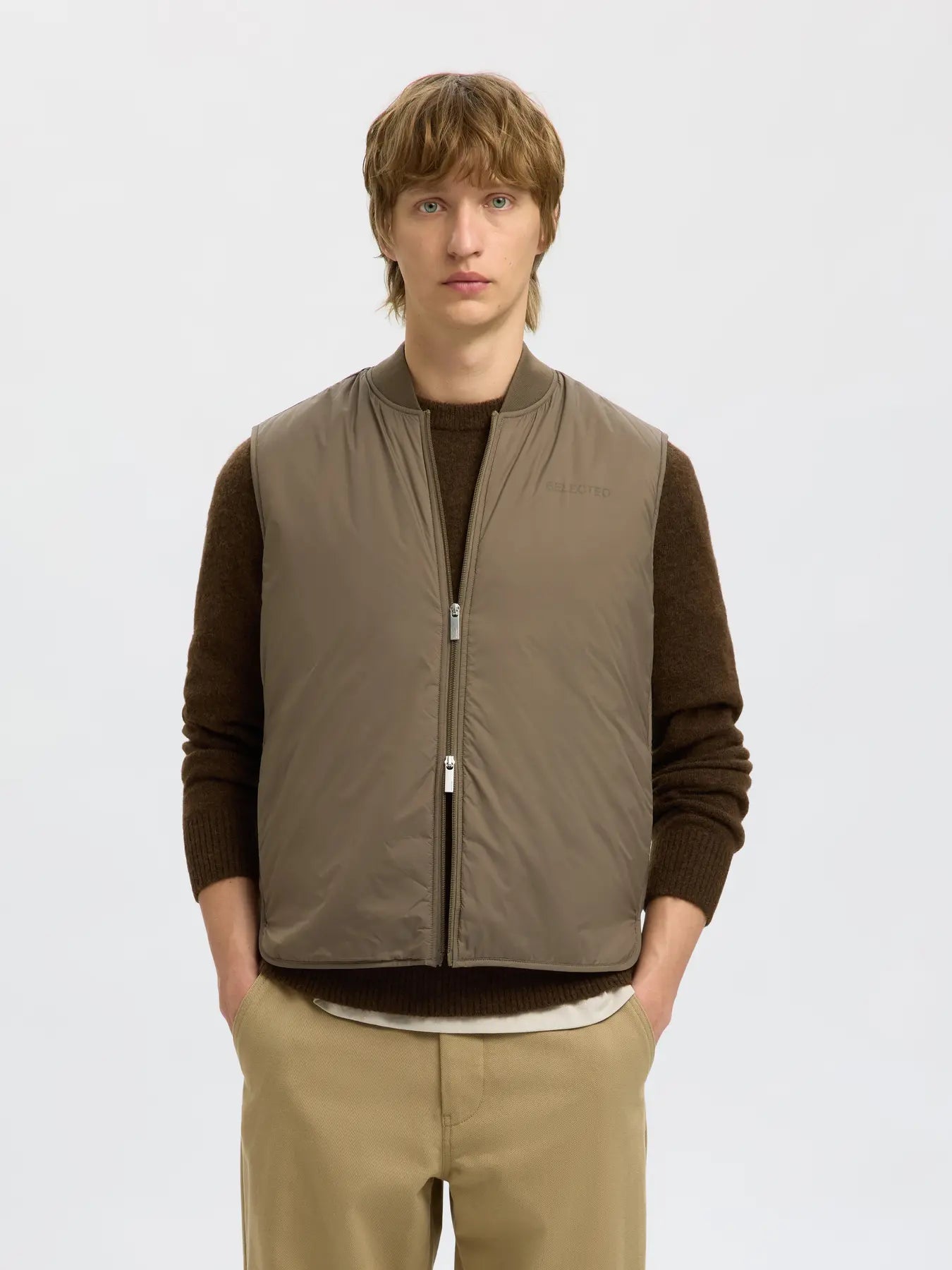 selected-miesten-toppaliivi-thomas-gilet-harmaanruskea-1
