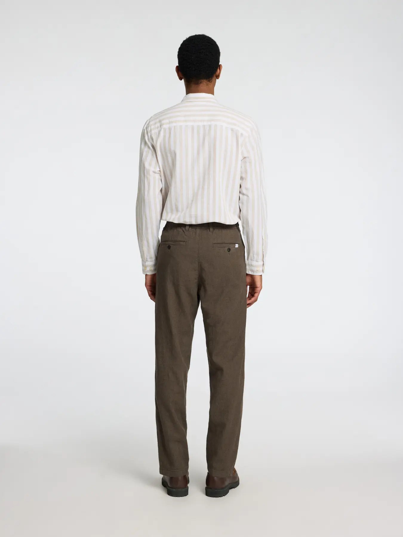 selected-pellavahousut-slim-tape-brody-linen-pant-forest-night-mixed-w-kal-2