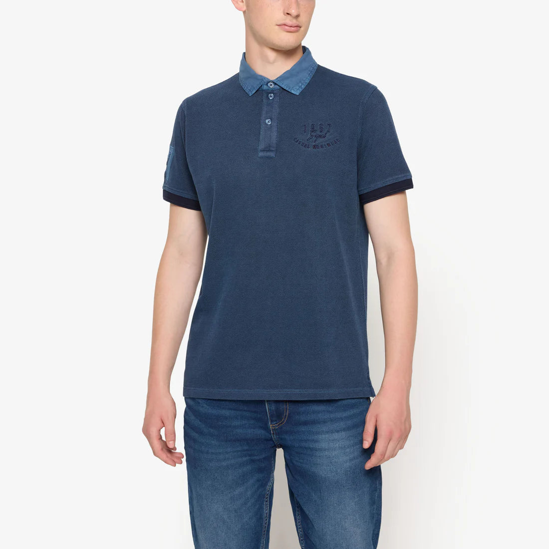singal-miesten-pikeepaita-oscar-badge-polo-tummansininen-1