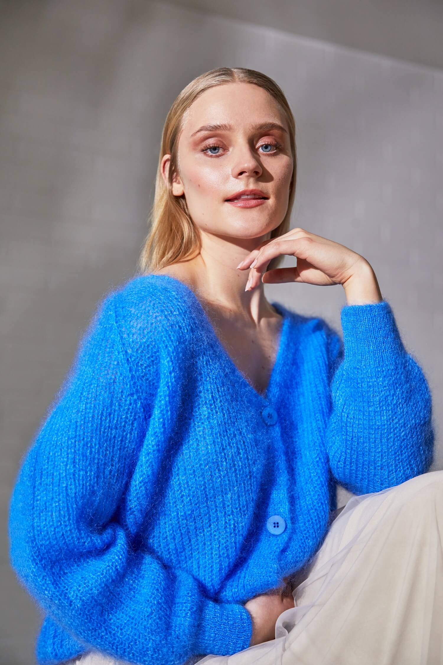 sinnuu-naisten-neuletakki-sinnuu-candy-mohair-neuletakki-sininen-1