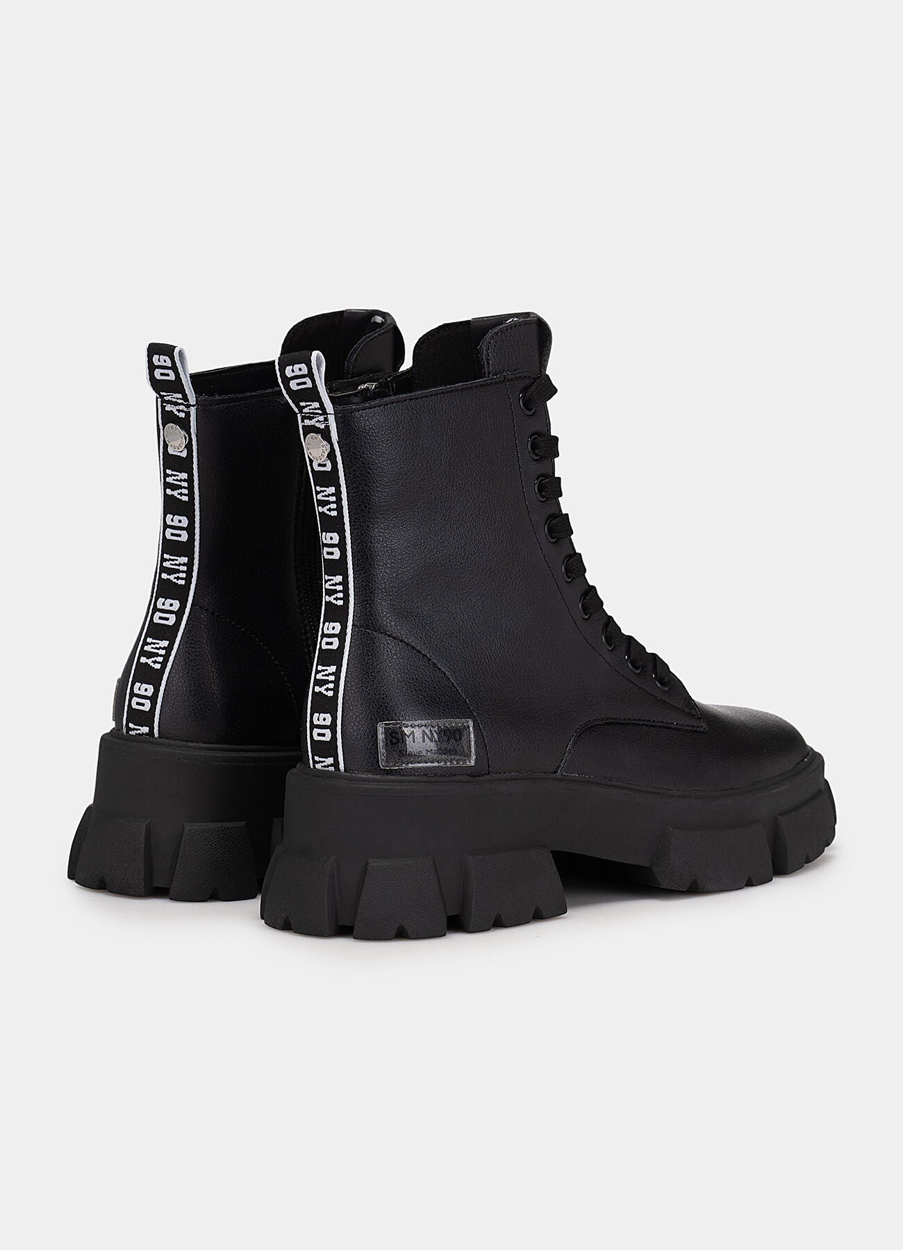 steve-madden-naisten-kengat-tanker-boot-musta-2