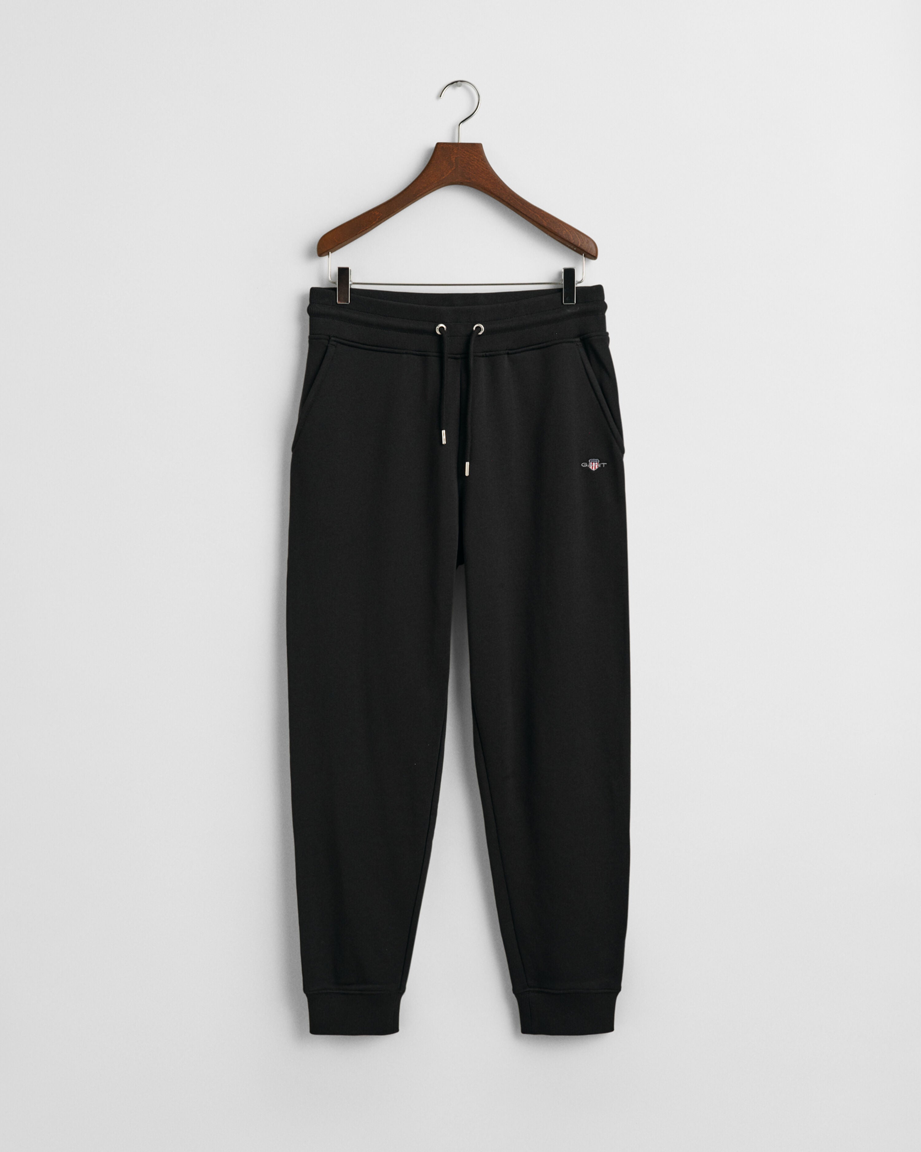 Gant miesten collegehousut Reg Shield Sweatpants, musta