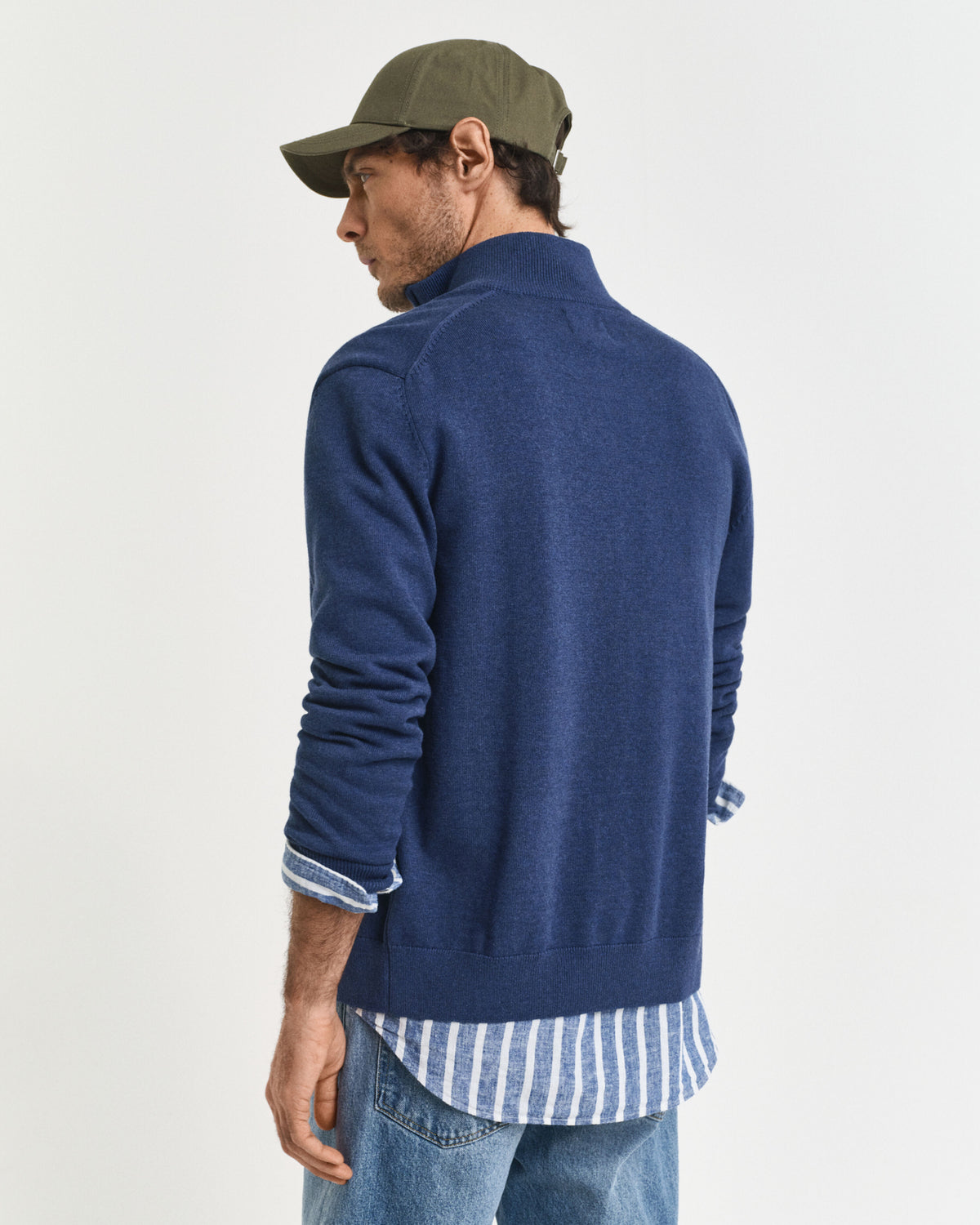 Gant miesten neuletakki Casual Cotton Zip Cardigan, sininen indigo, puuvillainen regular fit -neuletakki pystykauluksella ja joustinneulosresoreilla, raidallinen paita alla