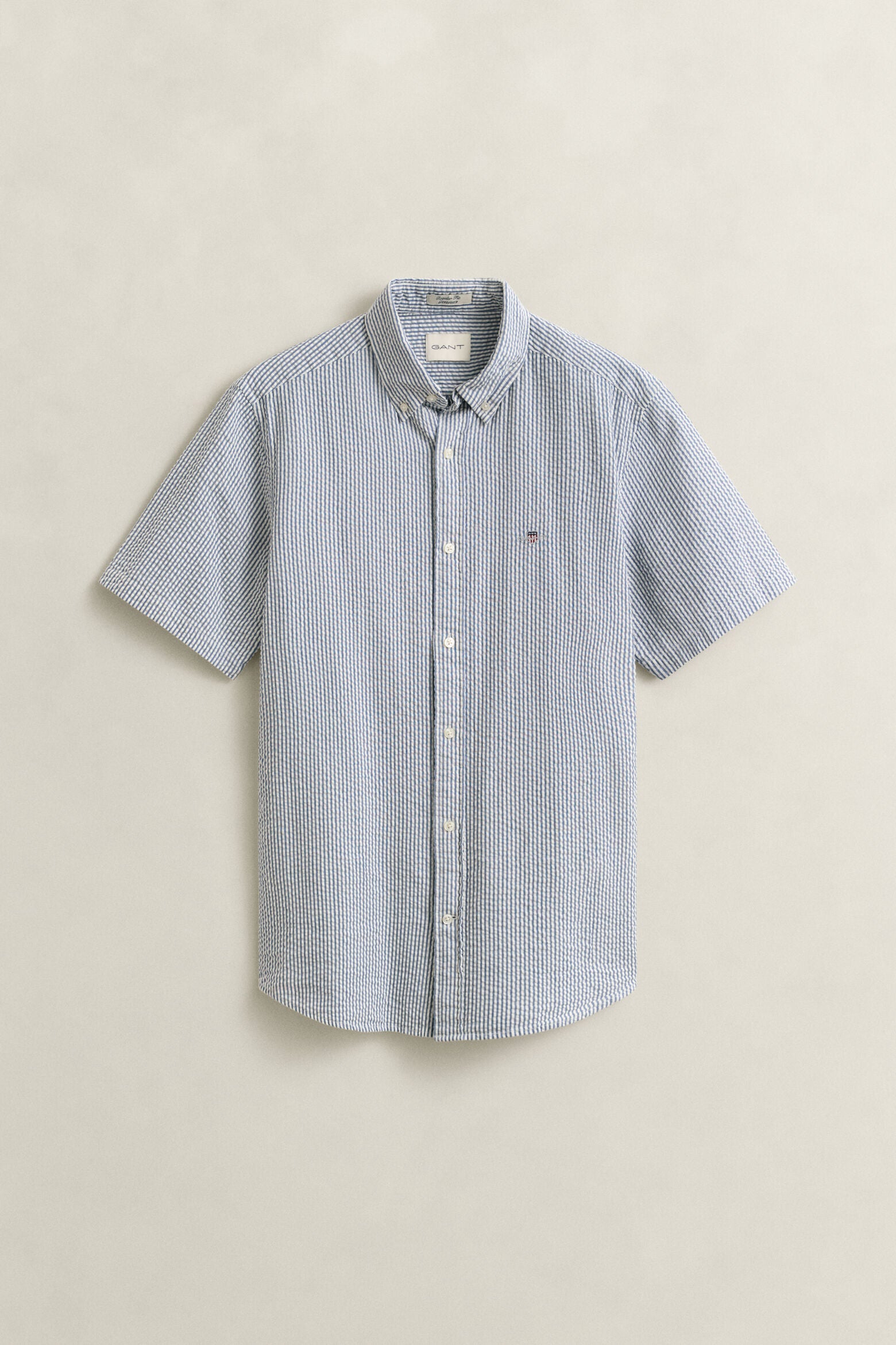 Gant miesten lyhythihainen kauluspaita Reg Seersucker Stripe SS Shirt, raidallinen sininen