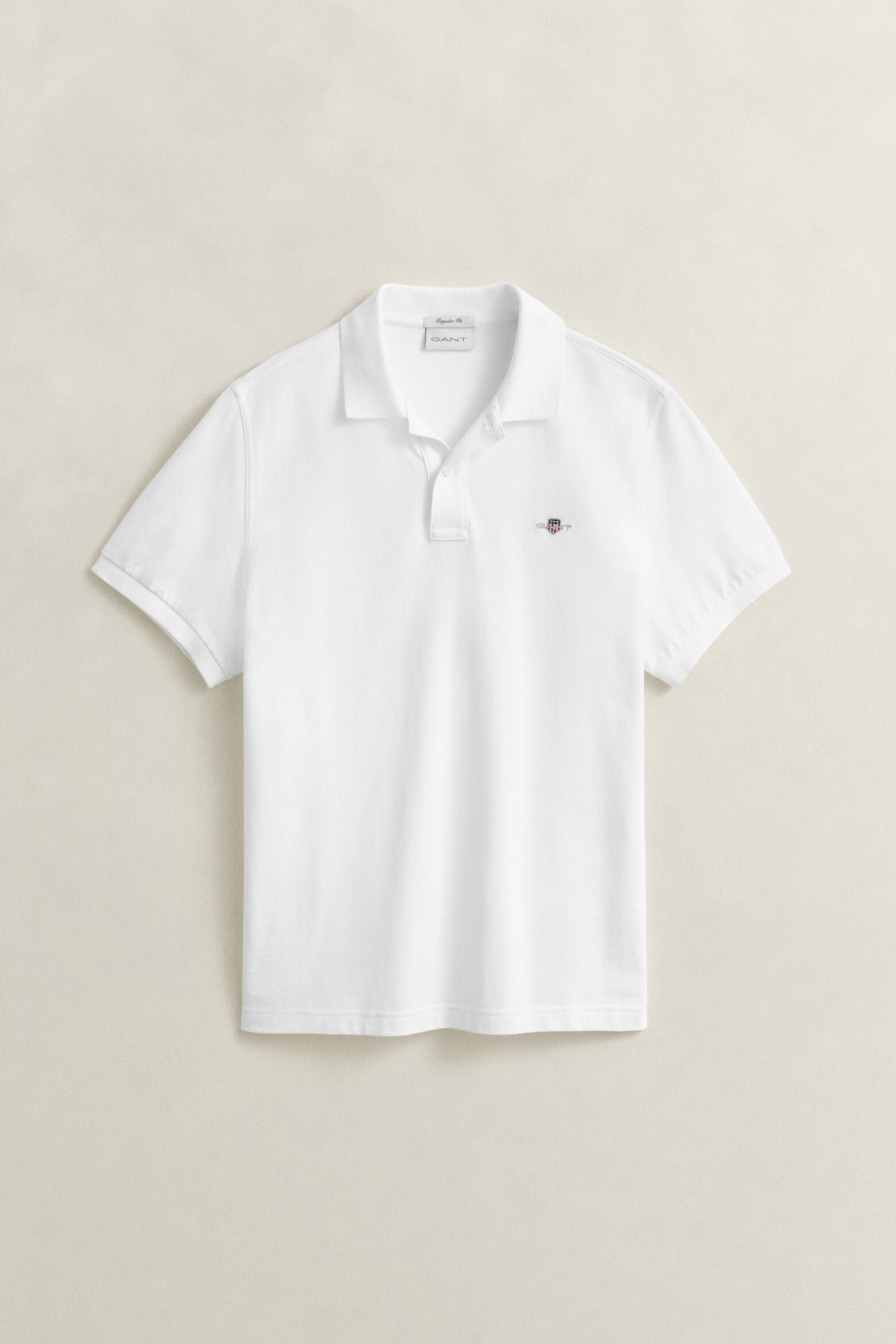 Gant miesten pikeepaita Regular Fit Shield Piqué Polo Shirt, valkoinen