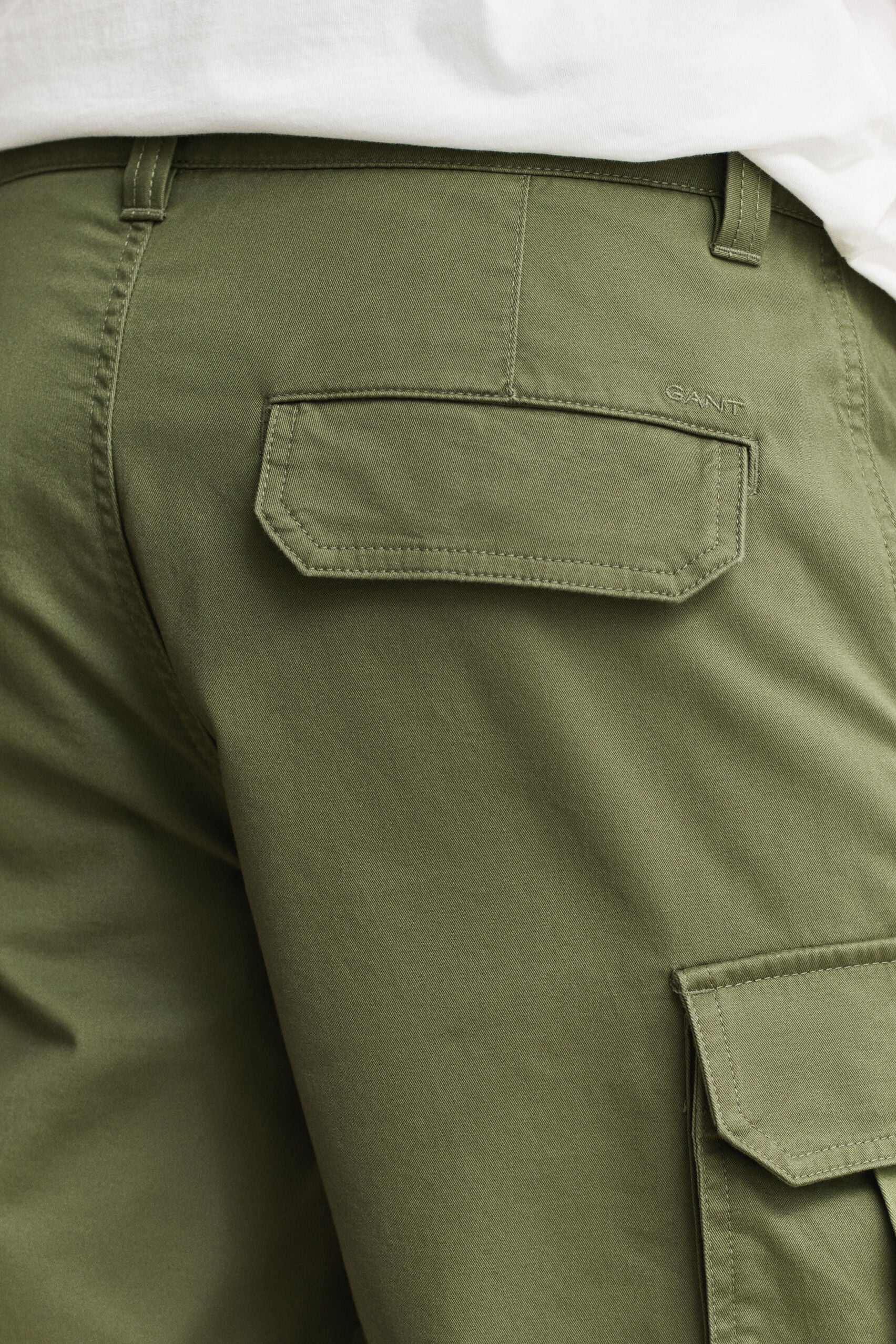 Gant miesten Cargo shortsit Regular Classic, tummanvihreä
