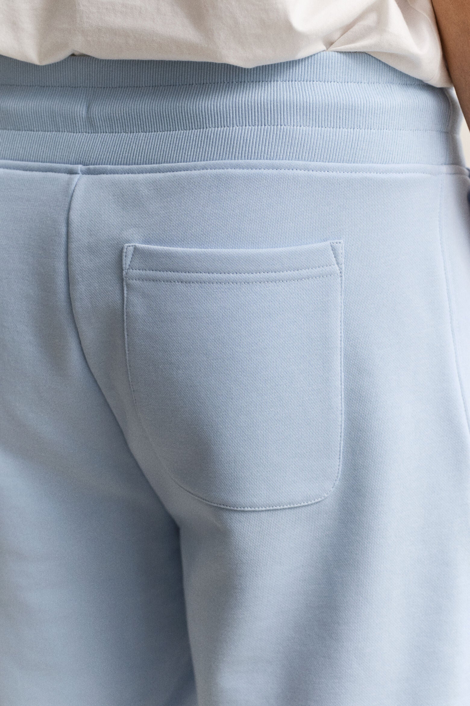 Gant miesten shortsit Reg Shield Sweat Shorts, vaaleansininen