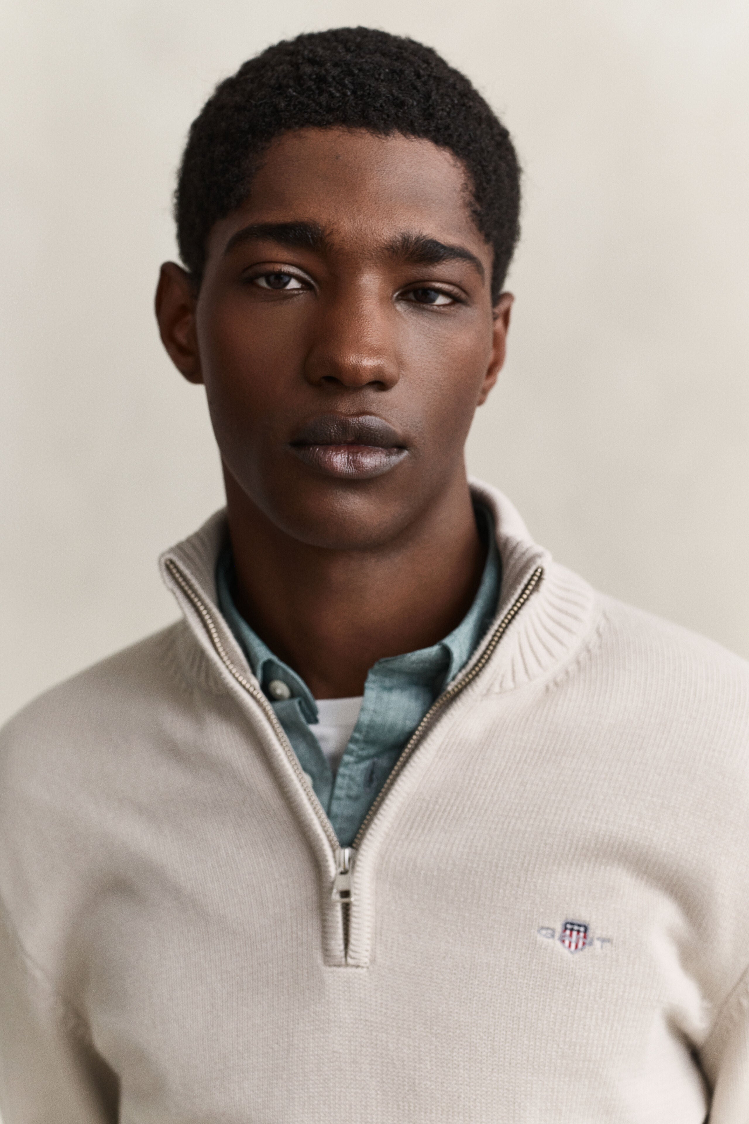 Gant miesten neulepusero Casual Cotton Half Zip, hiekka