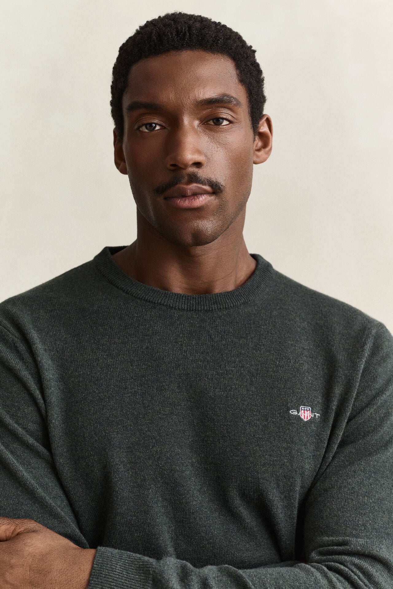 Gant miesten neulepusero Superfine Lambswool C-Neck, tummanvihreä