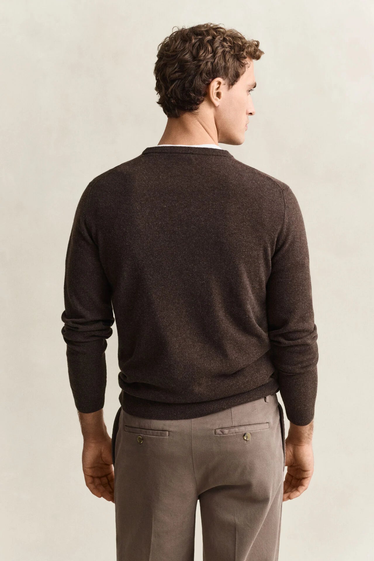 Gant miesten neulepusero Superfine Lambswool C-Neck, tummanruskea