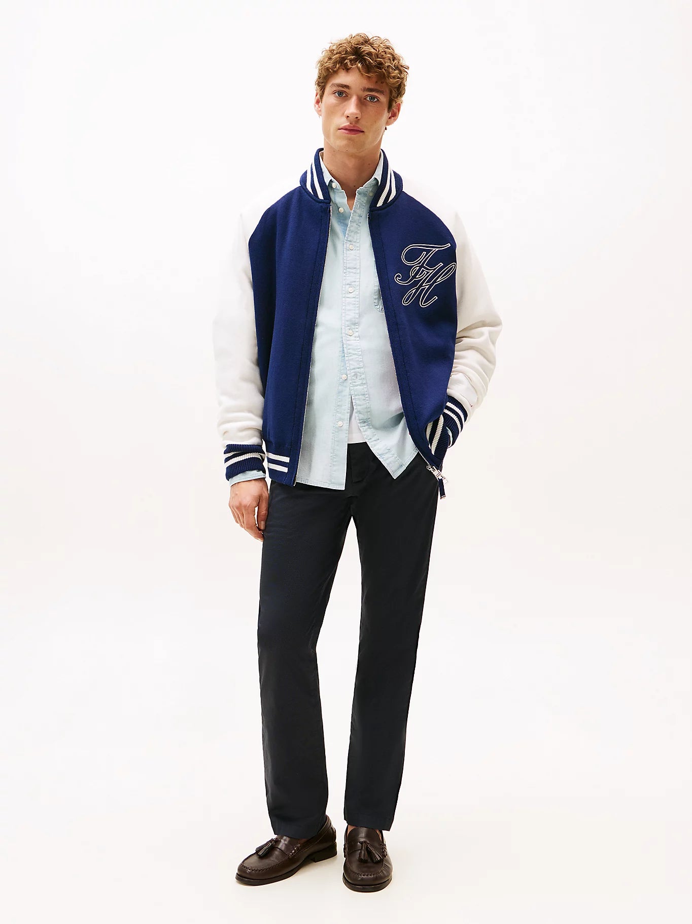 tommy-hilfiger-miesten-chinot-denton-printed-structure-chino-tummansininen-1