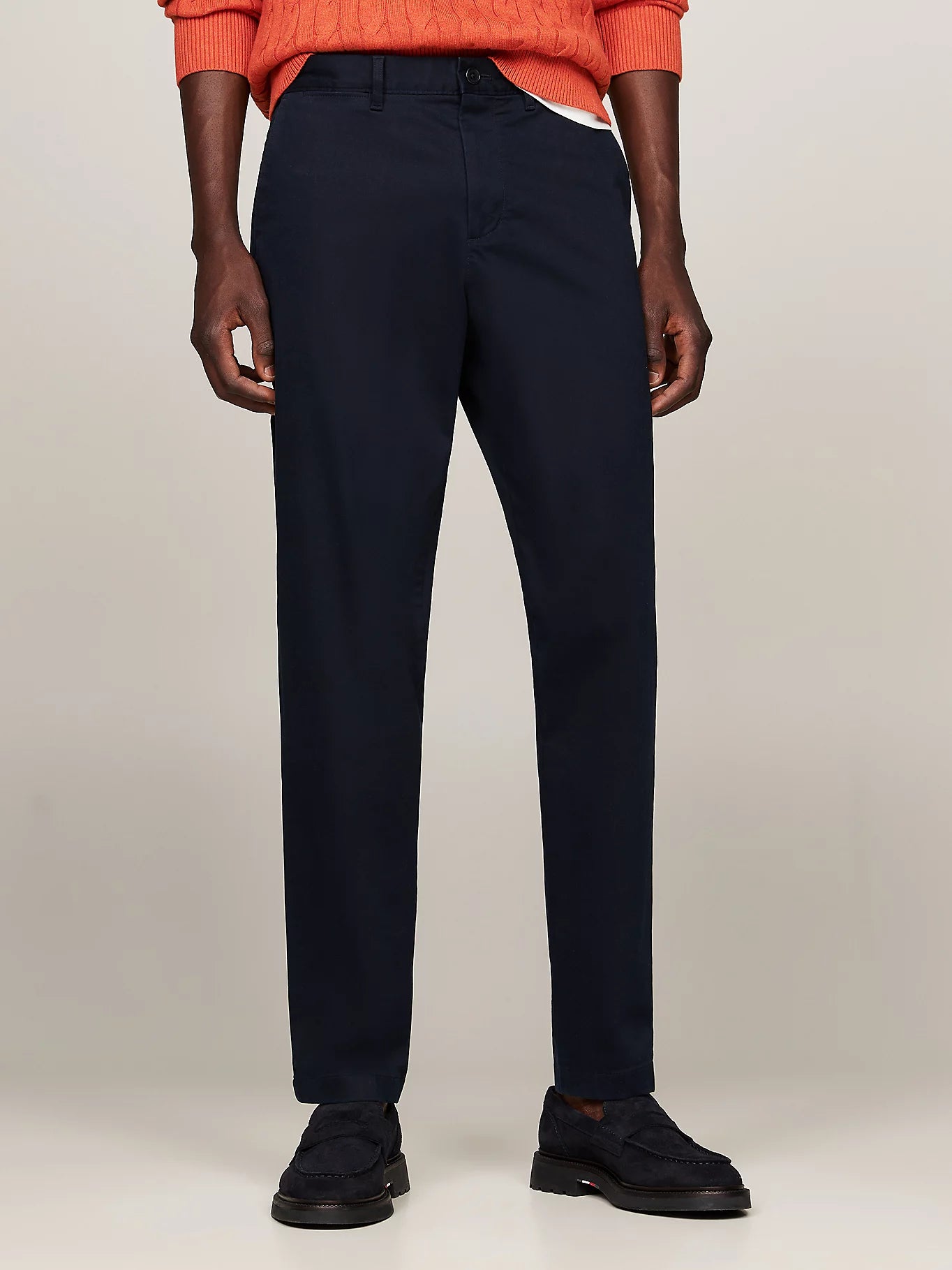tommy-hilfiger-miesten-chinot-harlem-chino-tummansininen-1