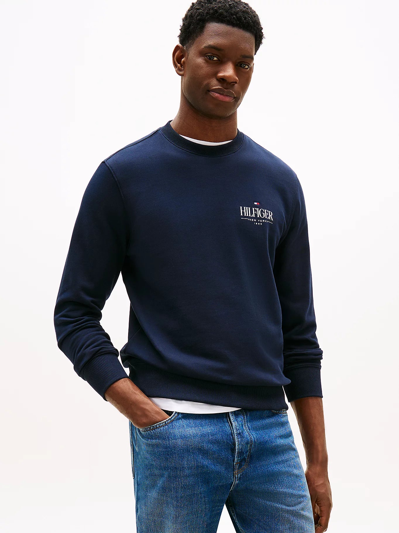 tommy-hilfiger-miesten-collegepaita-hilfiger-stacked-sweatshirt-tummansininen-1