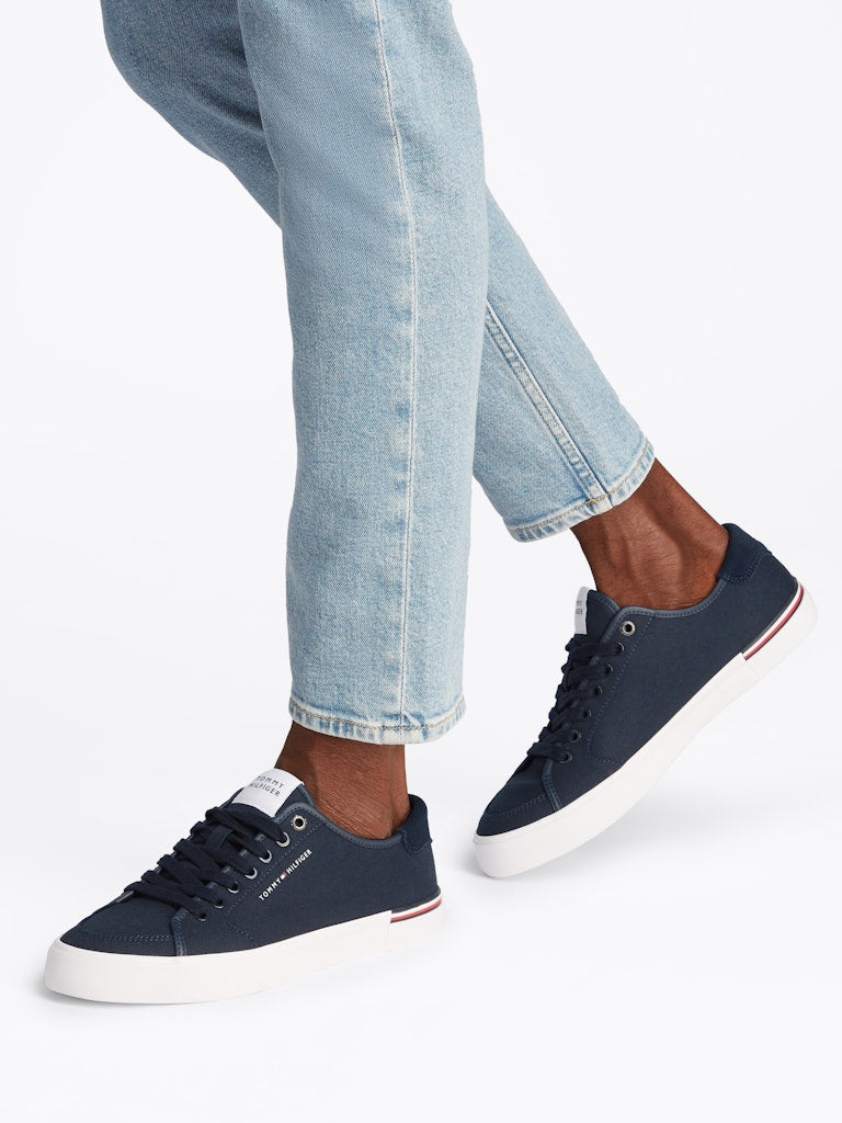 tommy-hilfiger-miesten-kengat-core-corporate-vulc-canvas-tummansininen-1