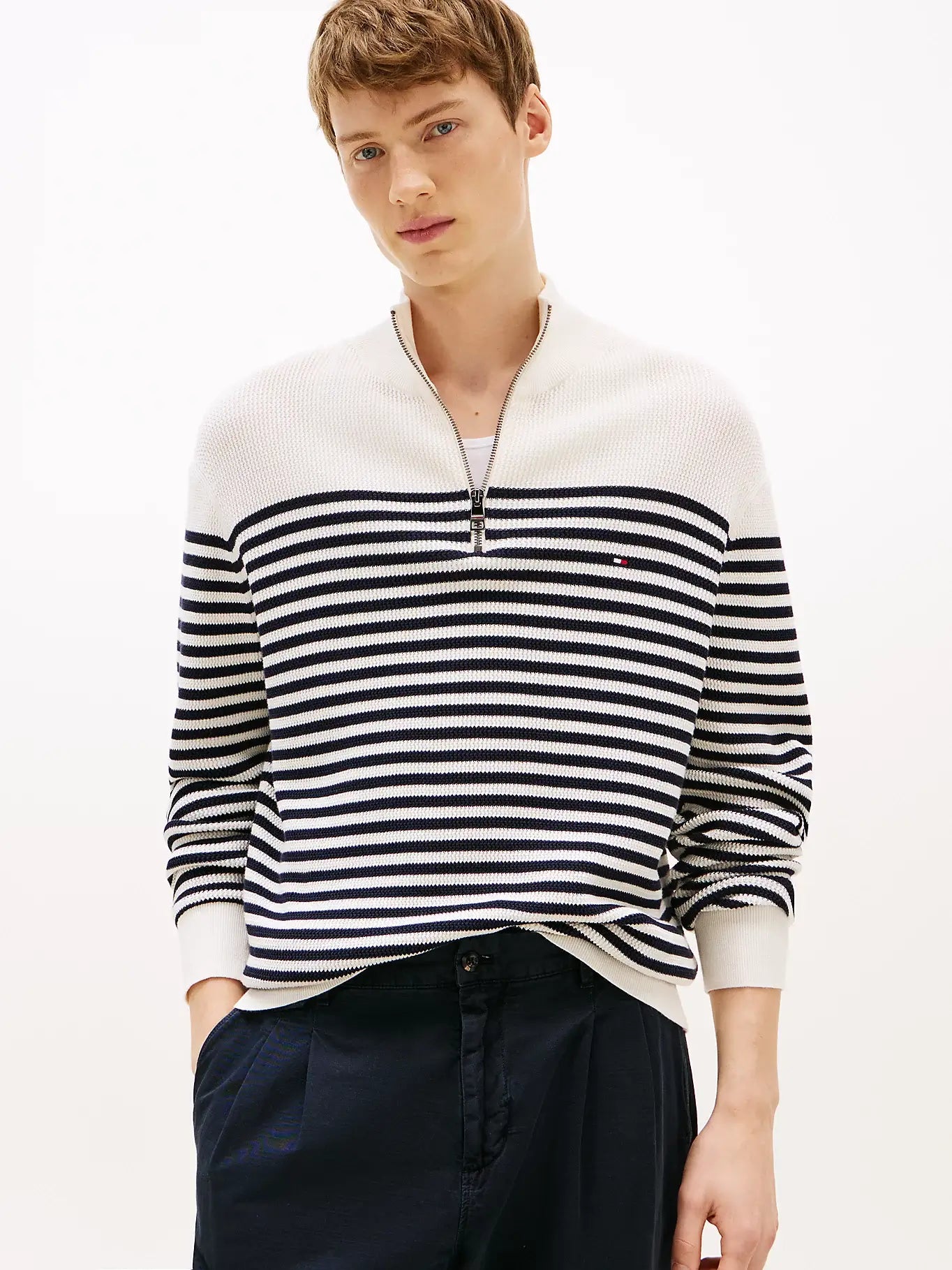 tommy-hilfiger-miesten-neule-racking-structure-half-zip-raidallinen-valkoinen-1