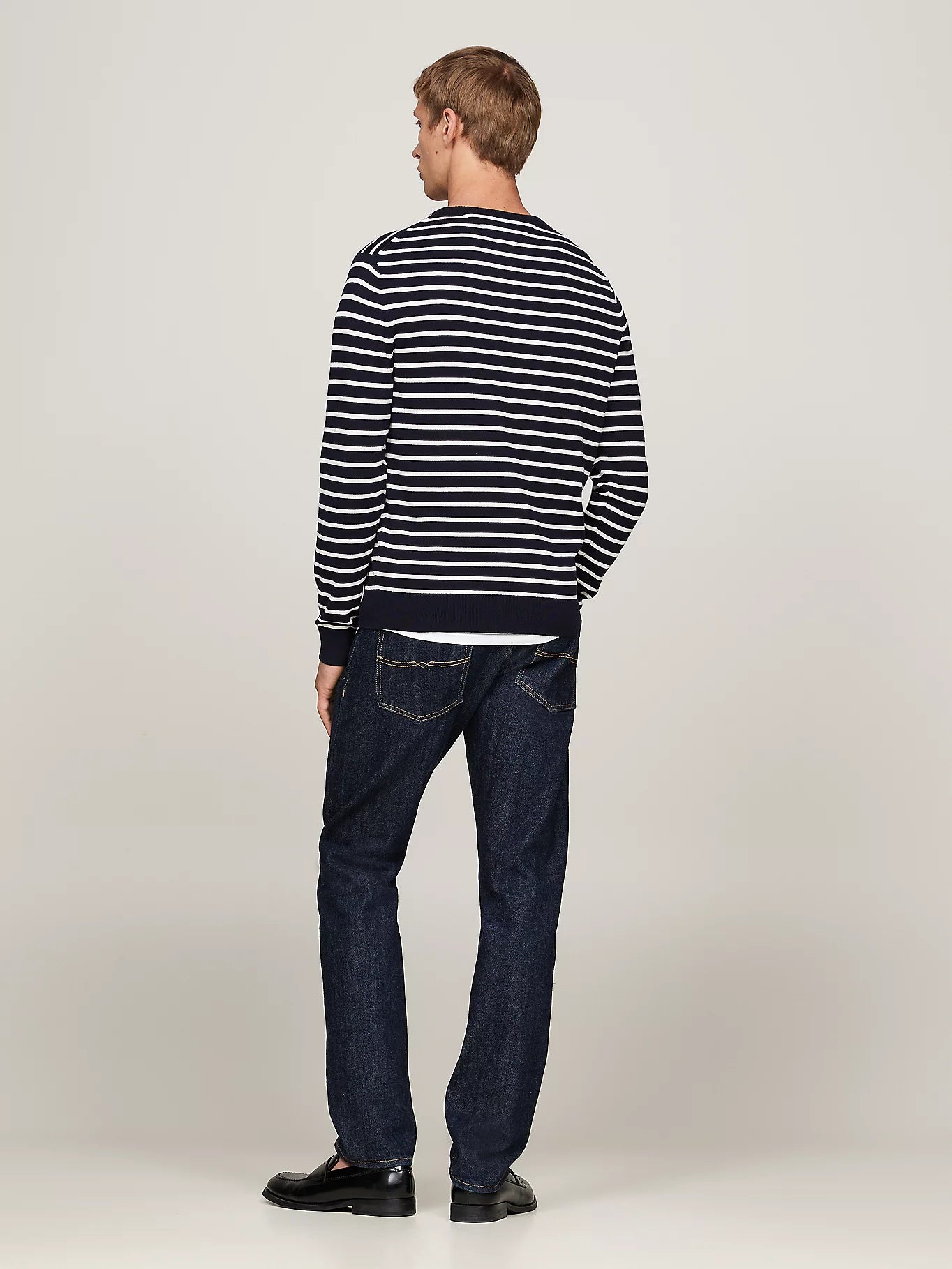 tommy-hilfiger-miesten-neulepusero-essential-cotton-crew-neck-raidallinen-sininen-2