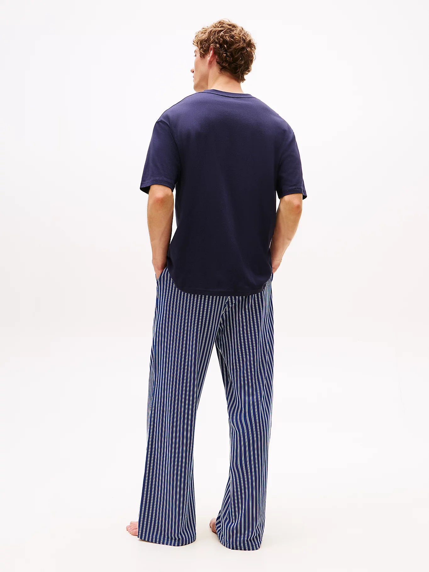 tommy-hilfiger-miesten-t-paita-ss-tee-cont-logo-tummansininen-2