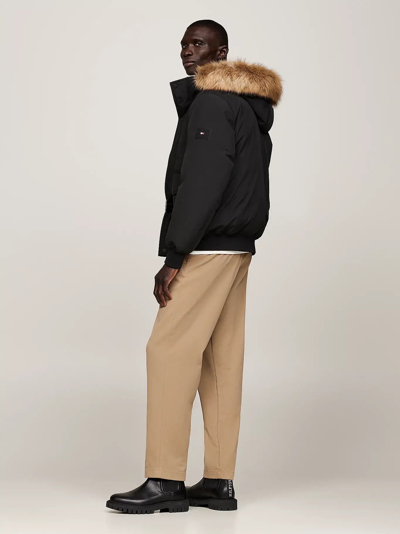 tommy-hilfiger-miesten-takki-rockie-down-bomber-musta-2