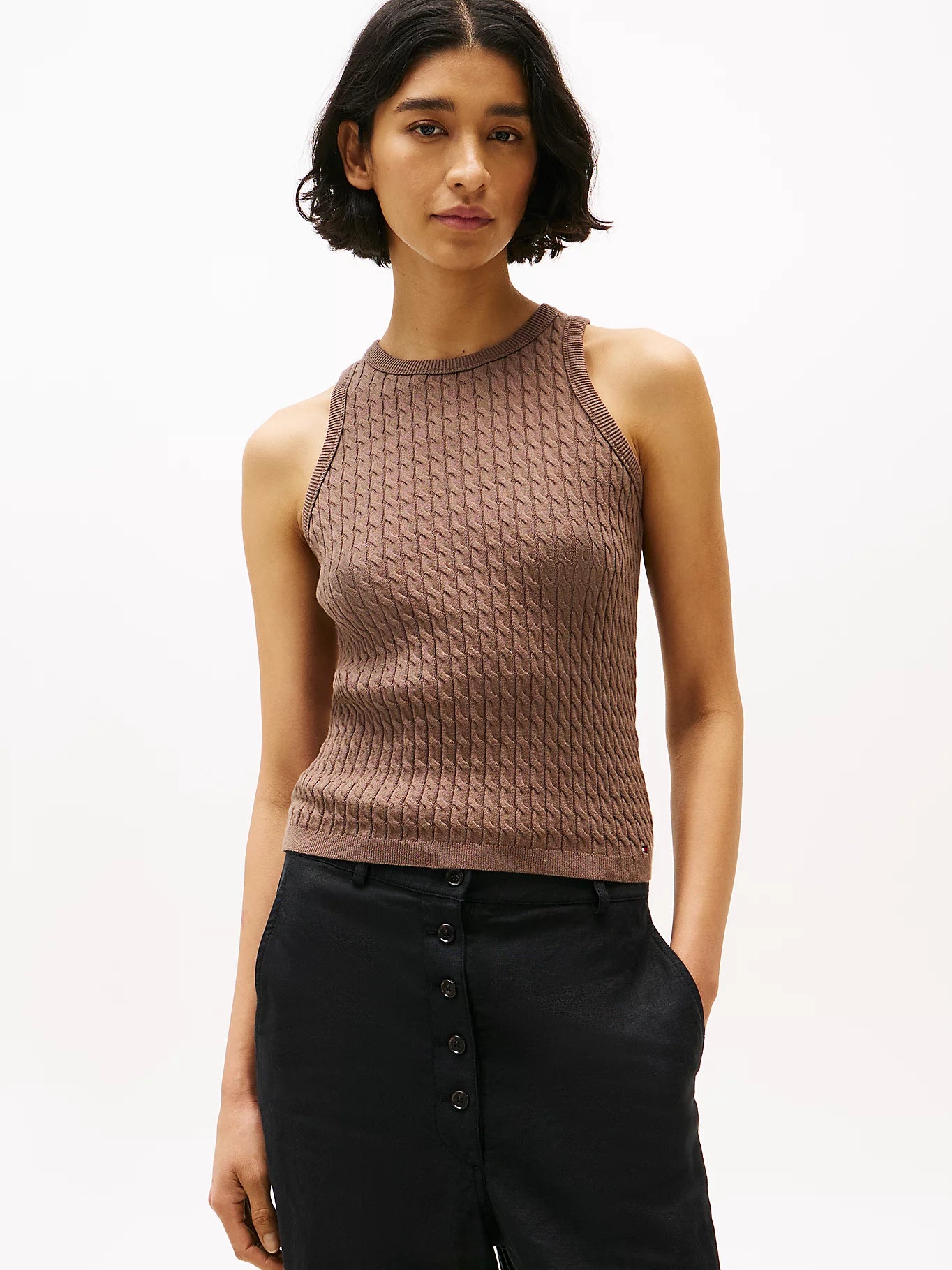 tommy-hilfiger-naisten-hihaton-neule-co-cable-fine-slim-sweater-tummanruskea-1