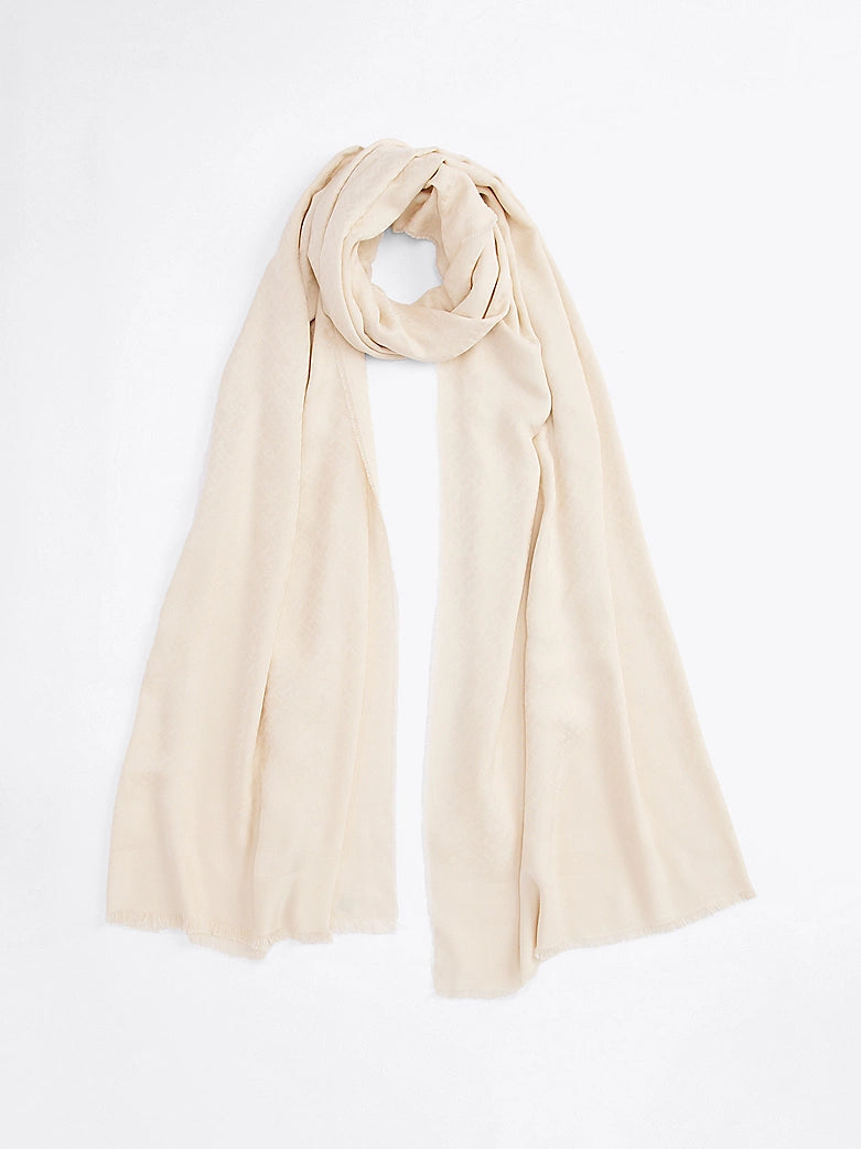 tommy-hilfiger-naisten-huivi-elevated-chic-jacquard-scarf-luonnonvalkoinen-1