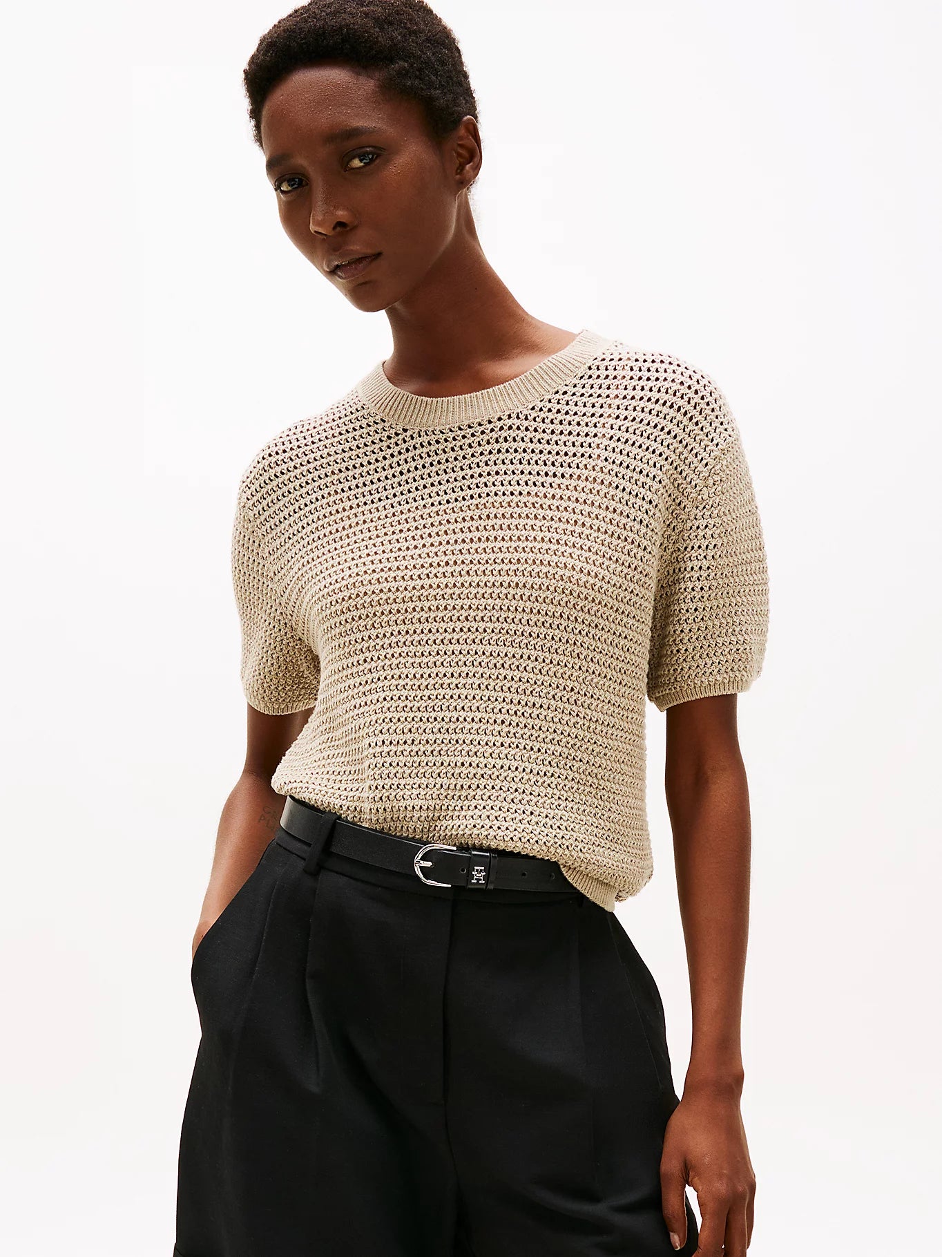 tommy-hilfiger-naisten-lyhythihainen-neulepusero-pointelle-crochet-ss-c-neck-sweat-vaalea-beige-1